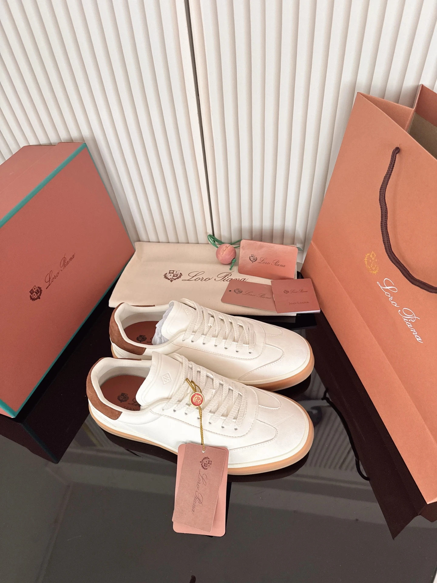 Loro Piana Sneakers — c138b4c8