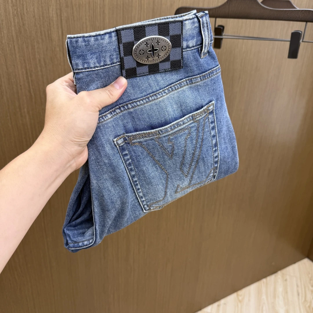 Louis Vuitton Jeans — be895e57