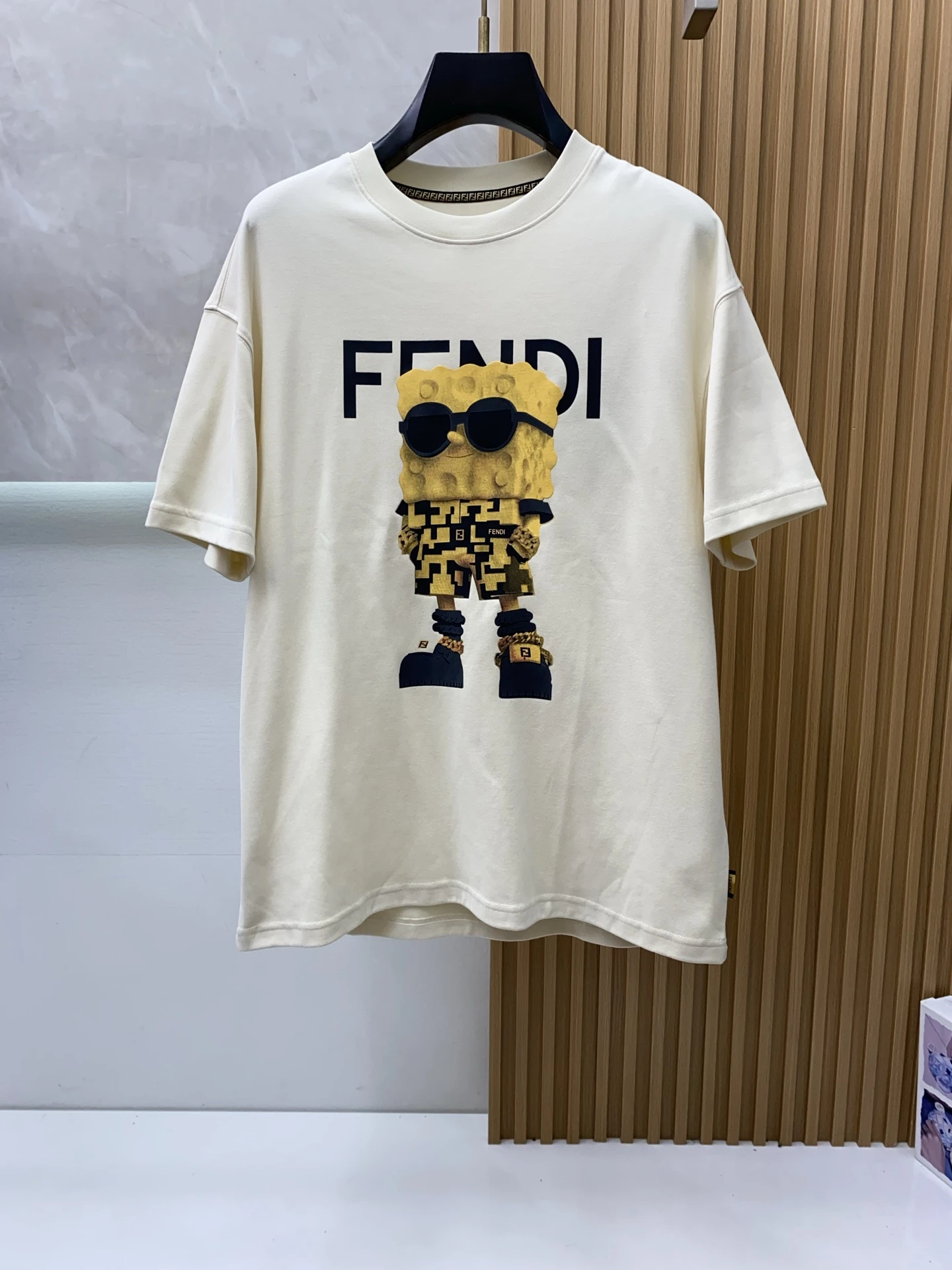 Fendi T-Shirt — a79da4df