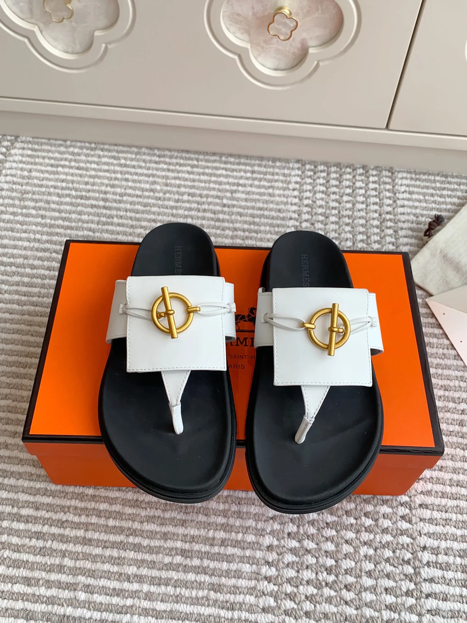 Hermès Slippers — 33b03180
