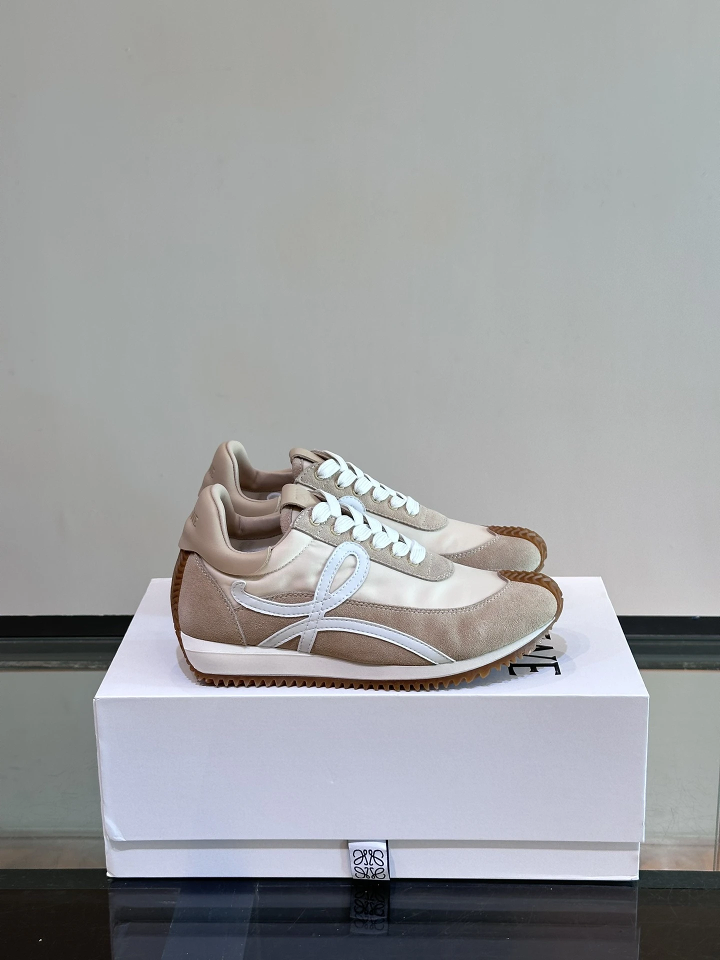 Loewe Sneakers — c2d7ca53