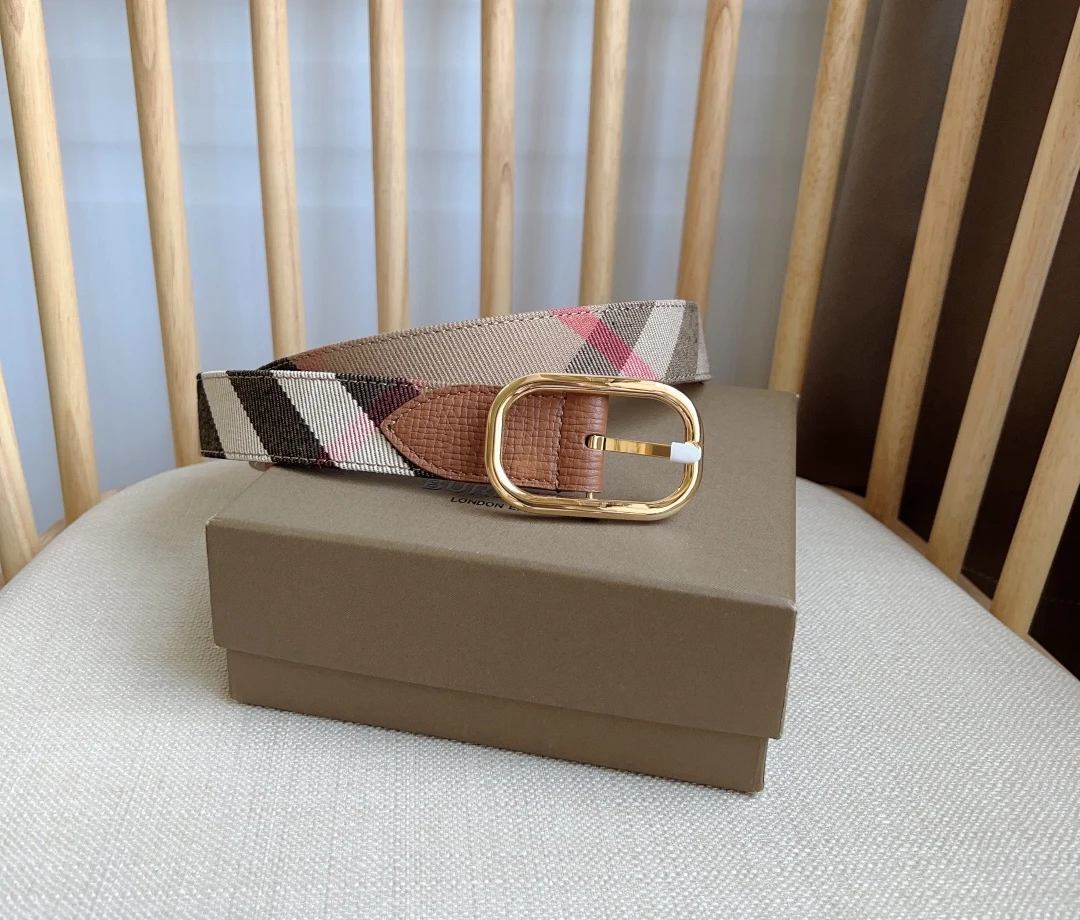 Burberry Belt — c0a98380