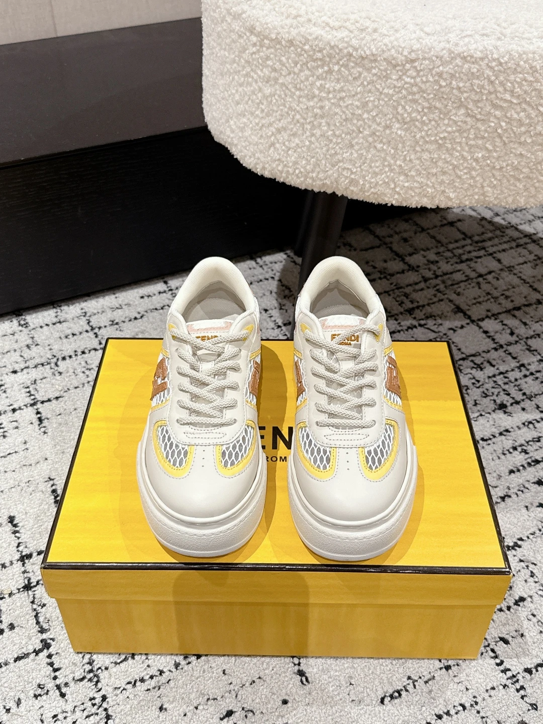 Louis Vuitton Sneakers — 757e8ad6