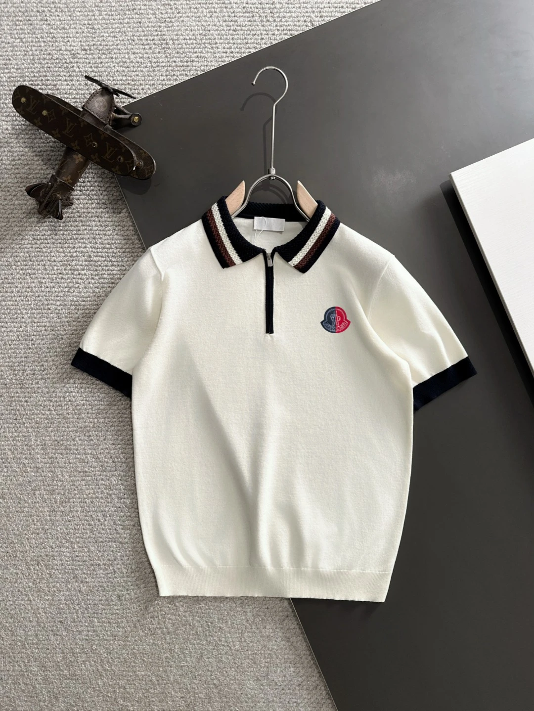 Moncler T-Shirt — 29ab65f8