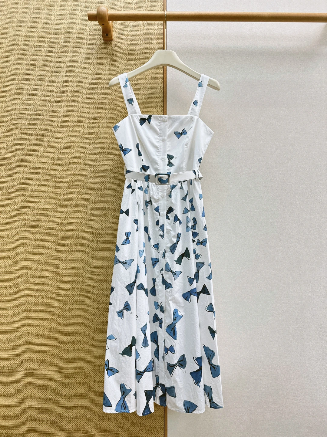 Dresses — 44f46df4