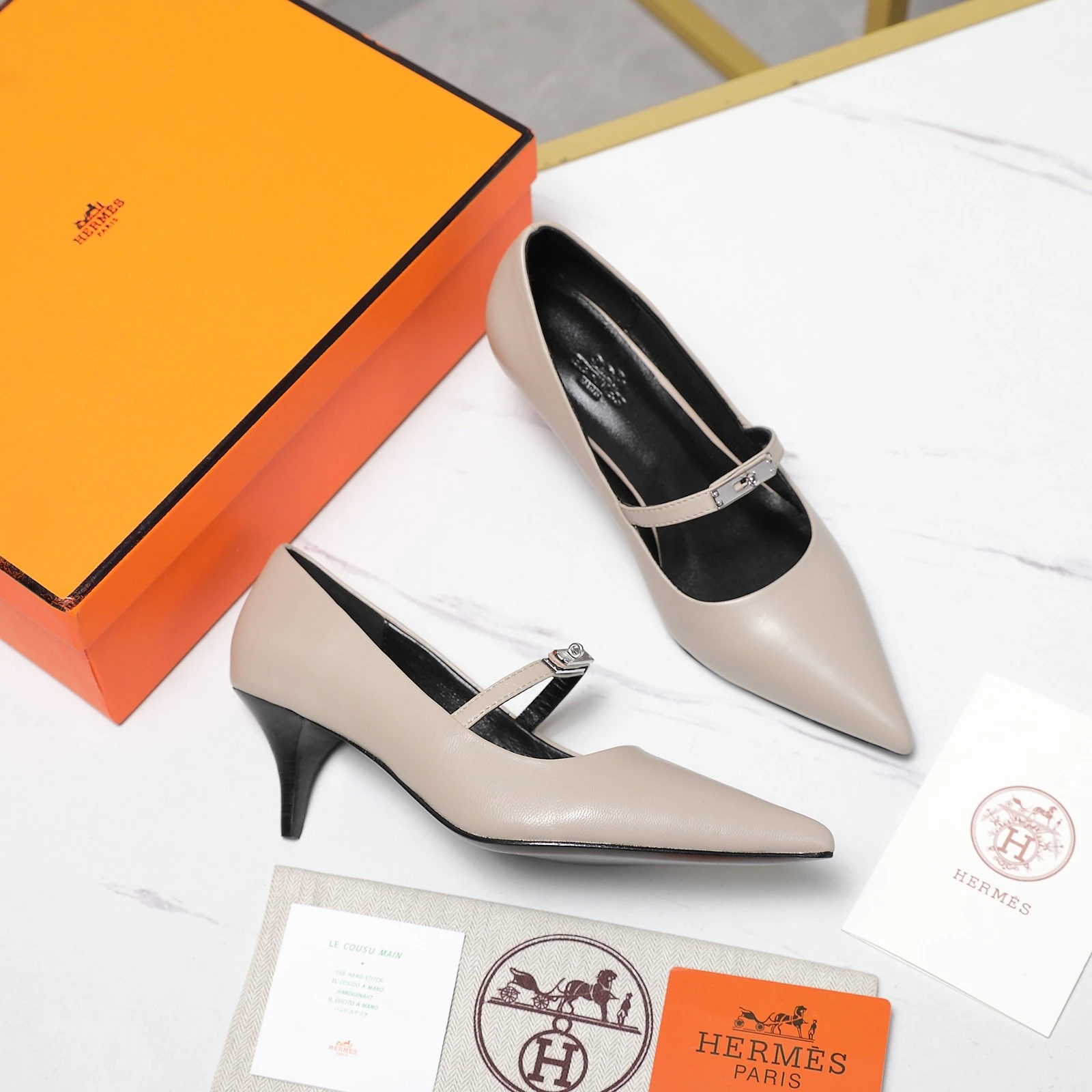 Hermès Slippers — a903fd70