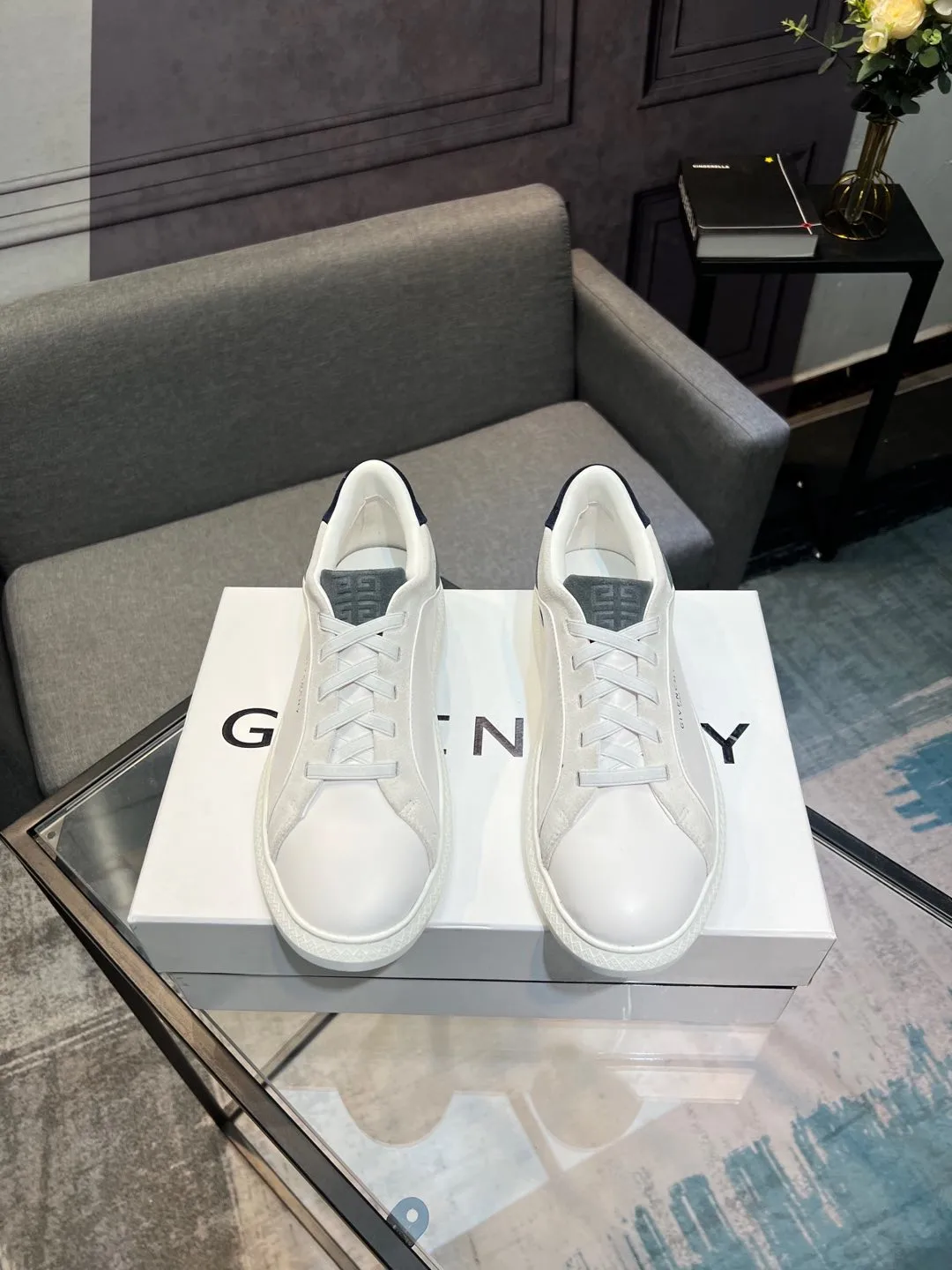 Givenchy Sneakers — cacb06e2