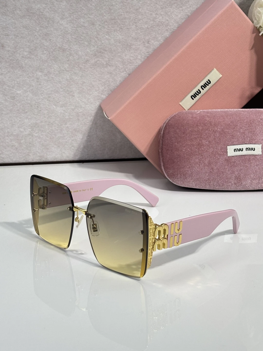 Miu Miu Eyewear — 7a44e645
