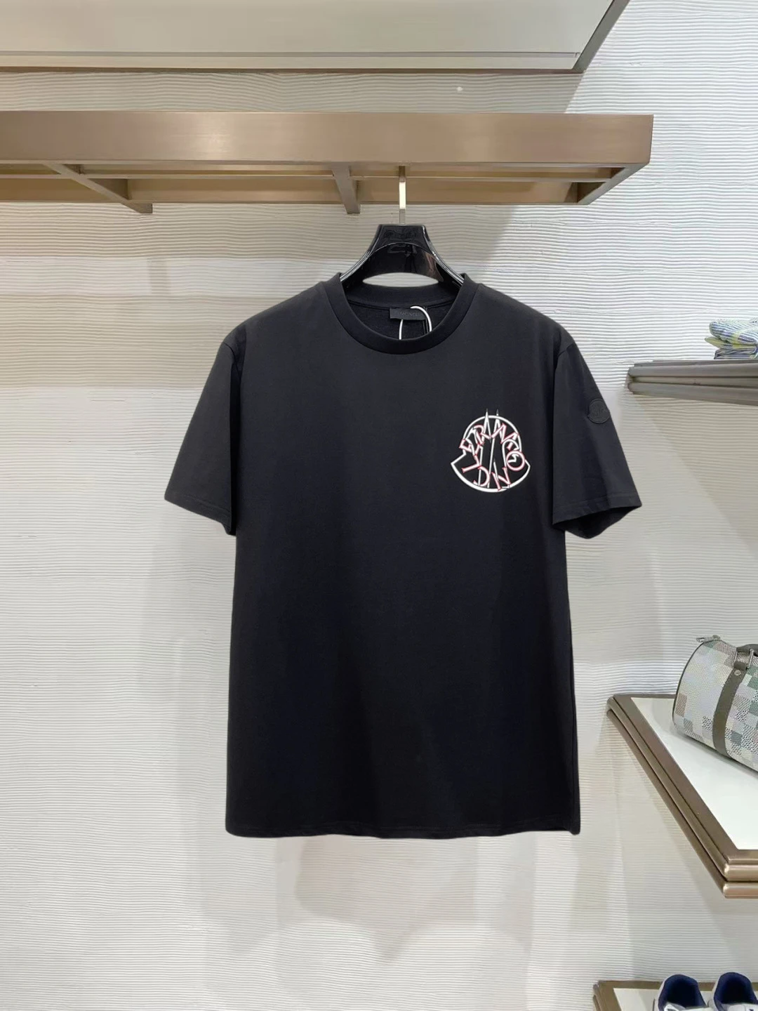 Moncler T-Shirt — cc9eb852