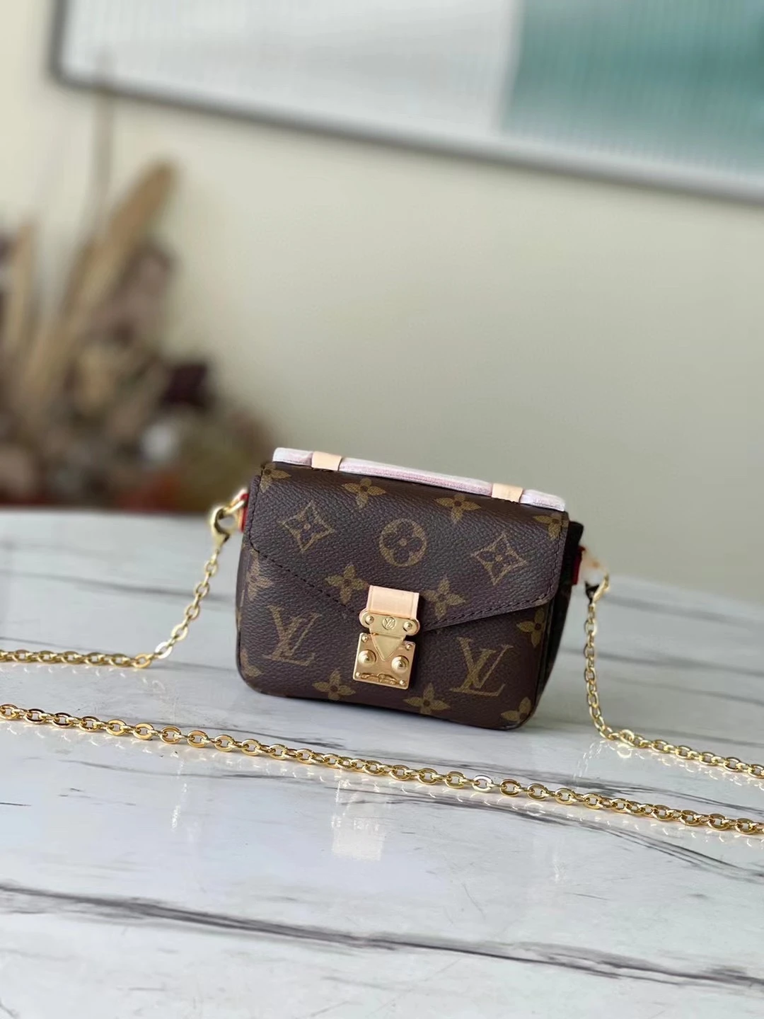 Louis Vuitton Bag — 79f5c9f9