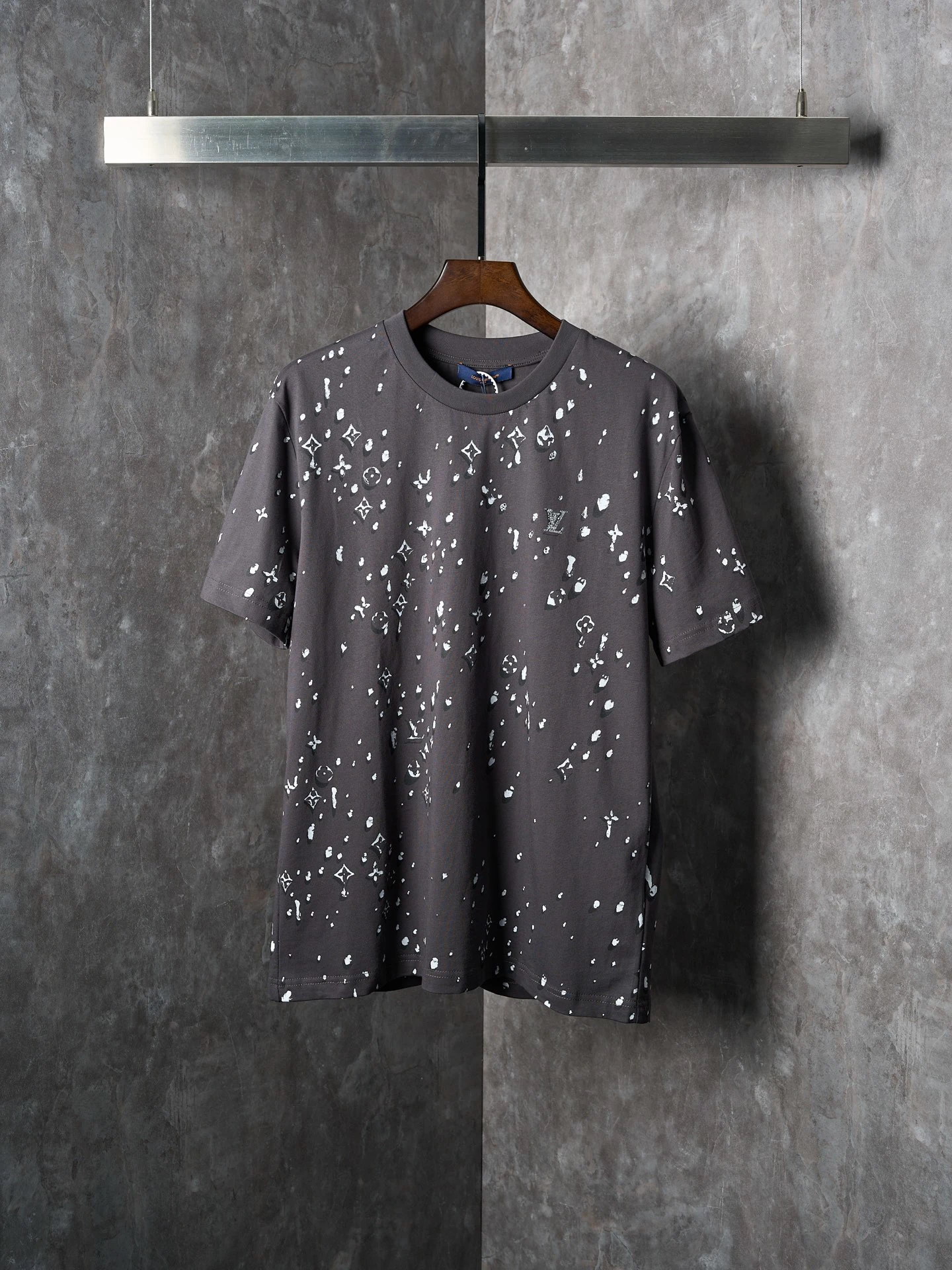 Louis Vuitton T-Shirt — 128a57b5