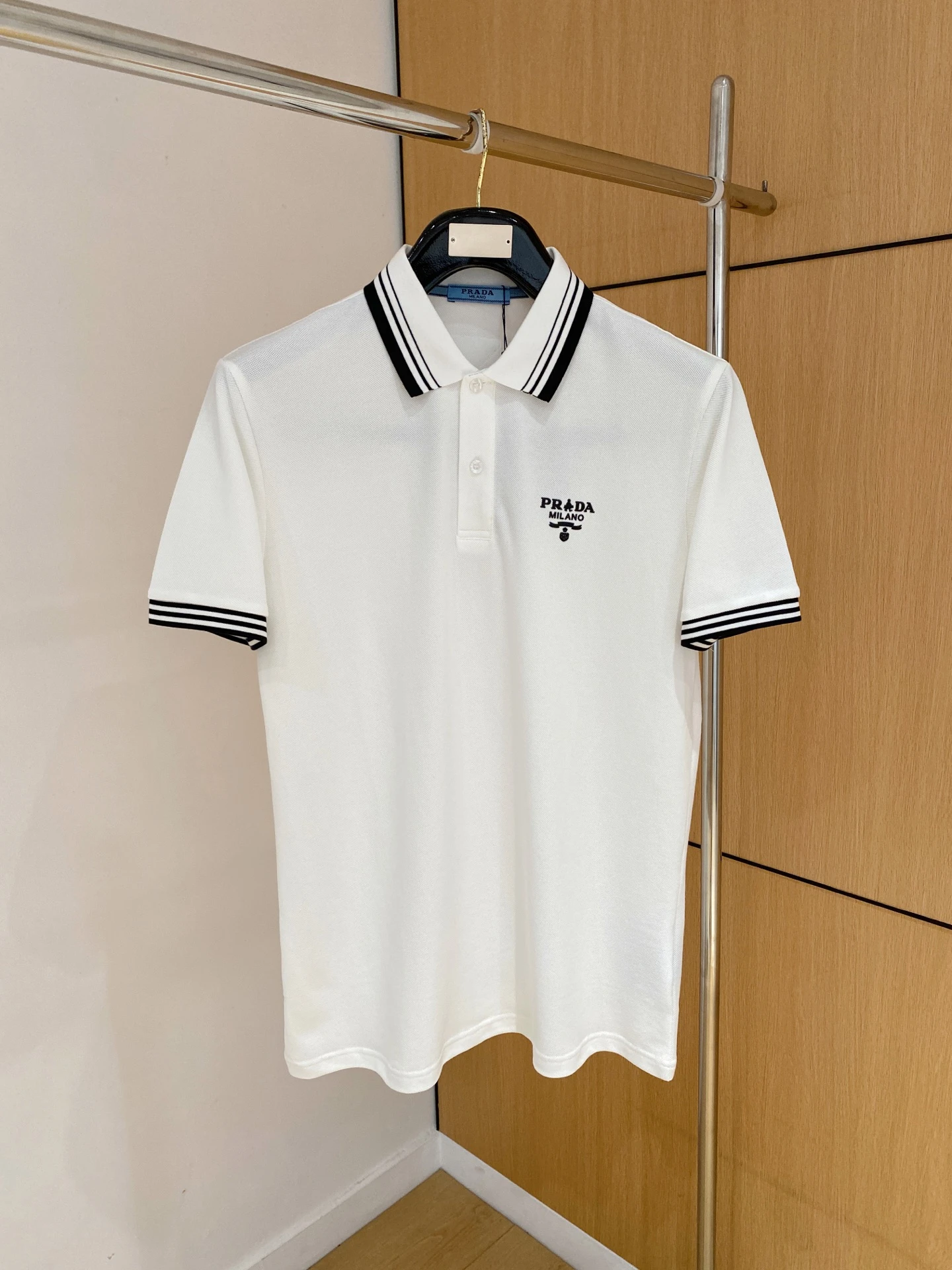 Prada T-Shirt — f9f99ae8