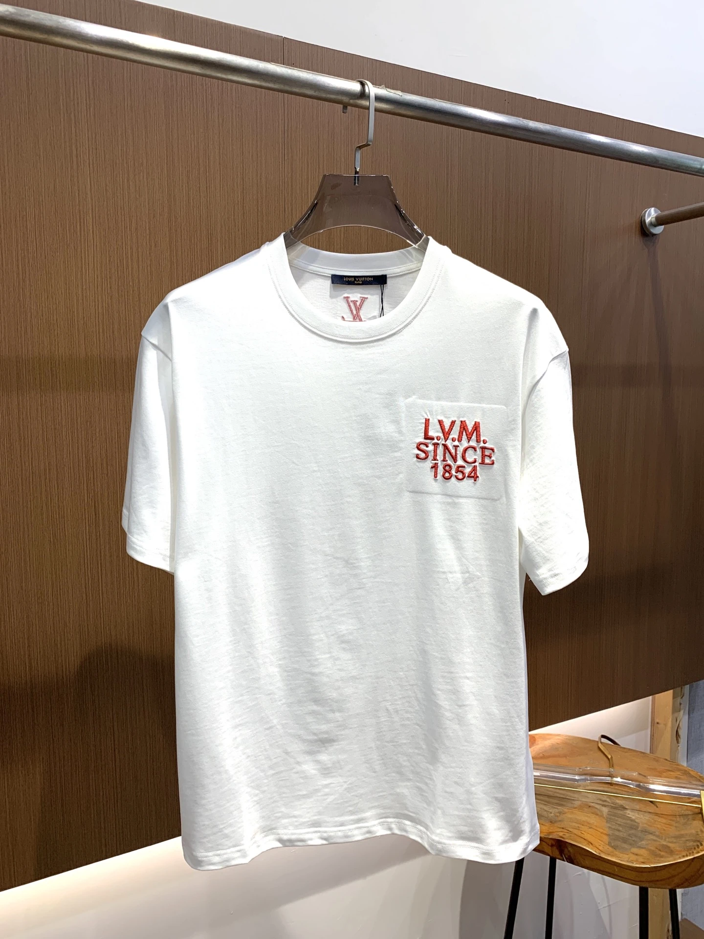 Louis Vuitton T-Shirt — f210b3ad