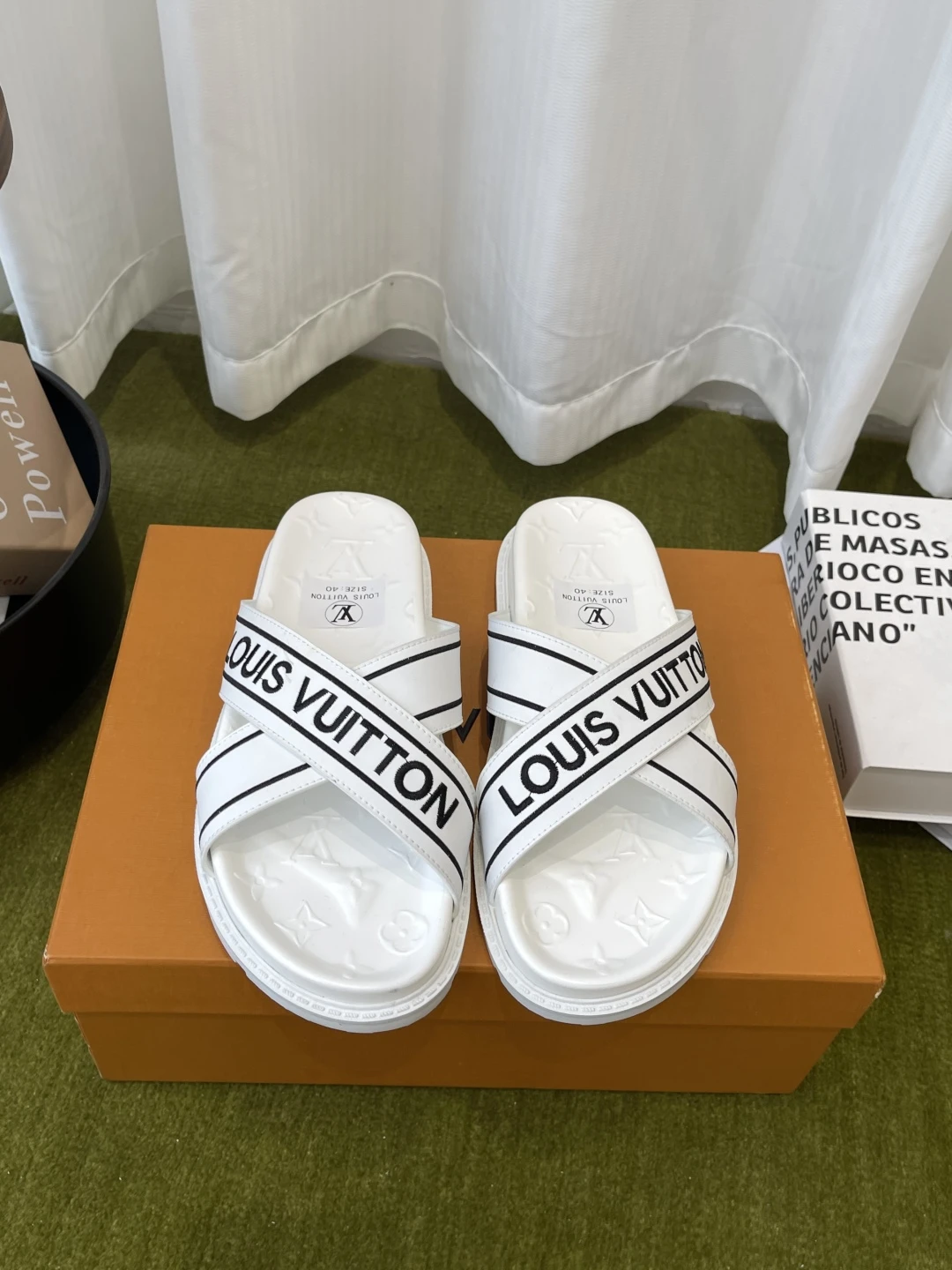 Louis Vuitton Slippers — 3f518363