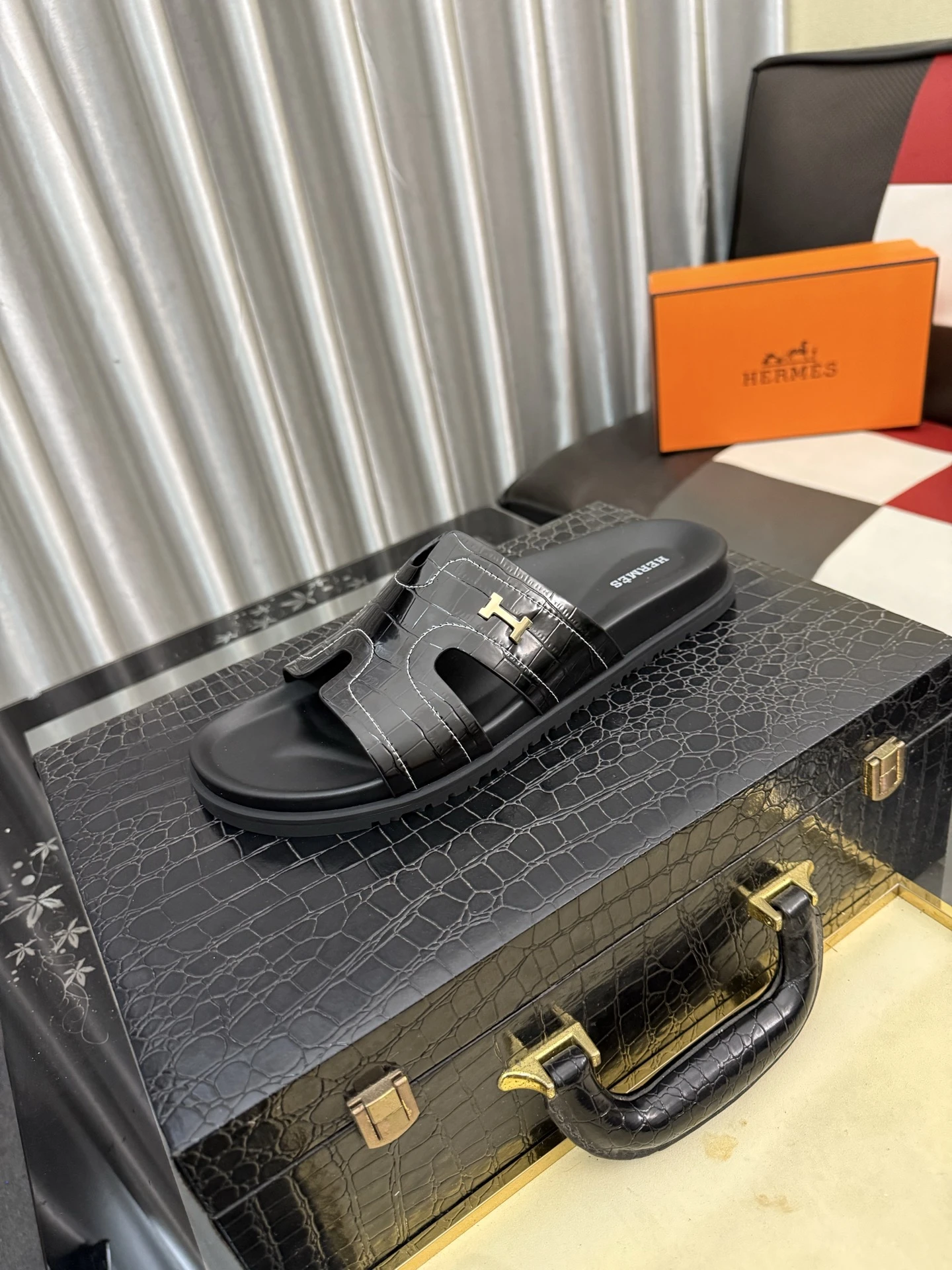 Hermès Slippers — bc34ce43