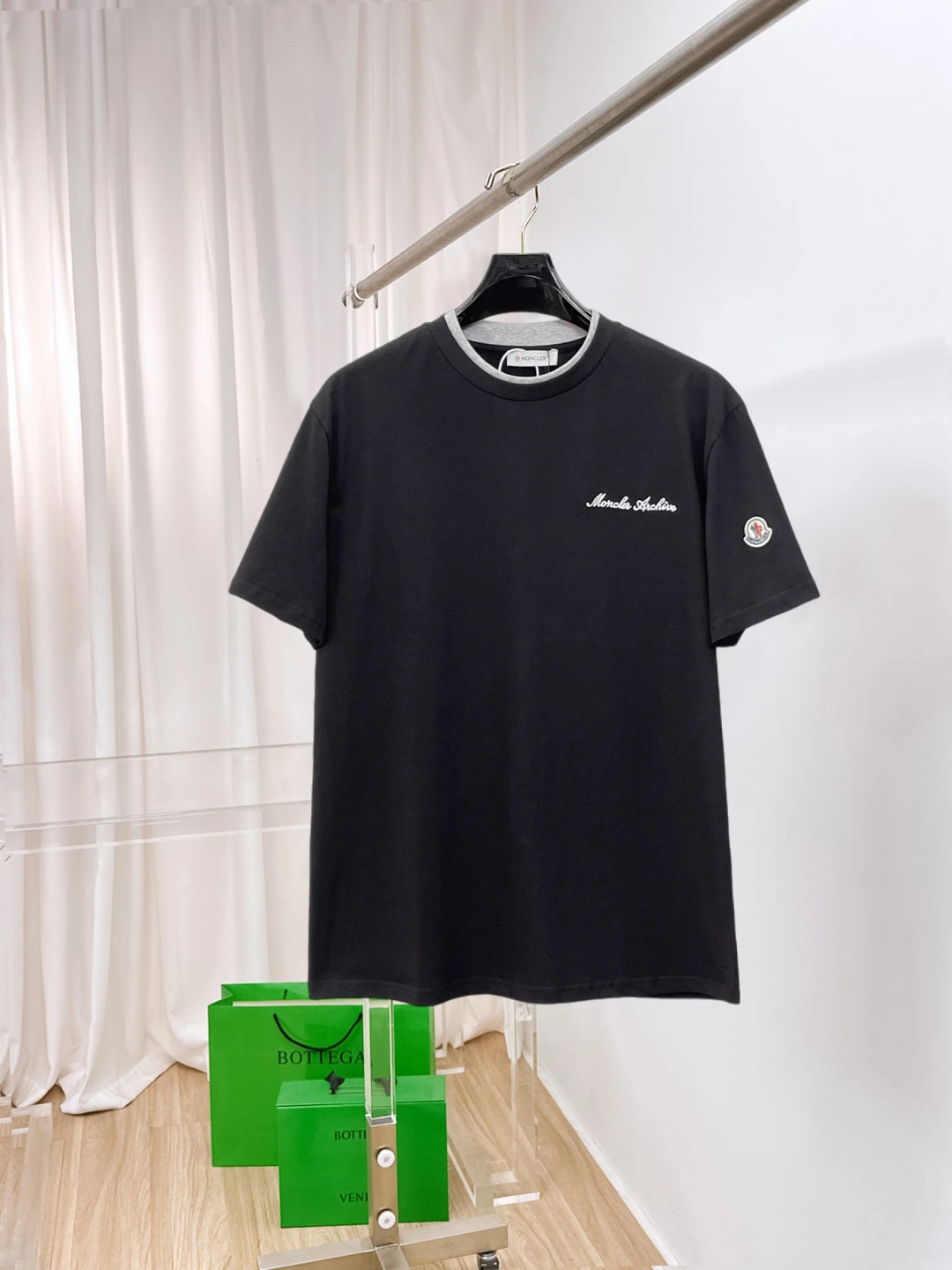 Moncler T-Shirt — fab50610