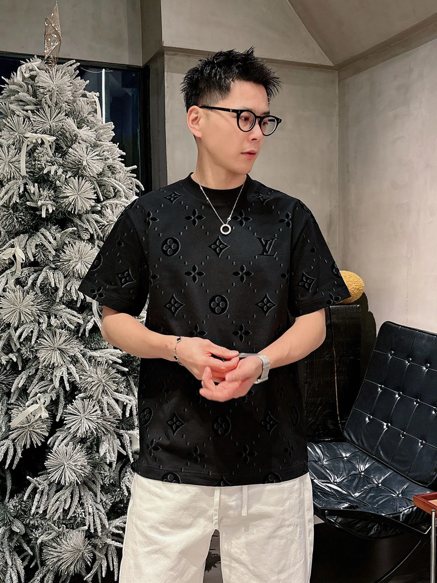 Louis Vuitton T-Shirt — f995daf0