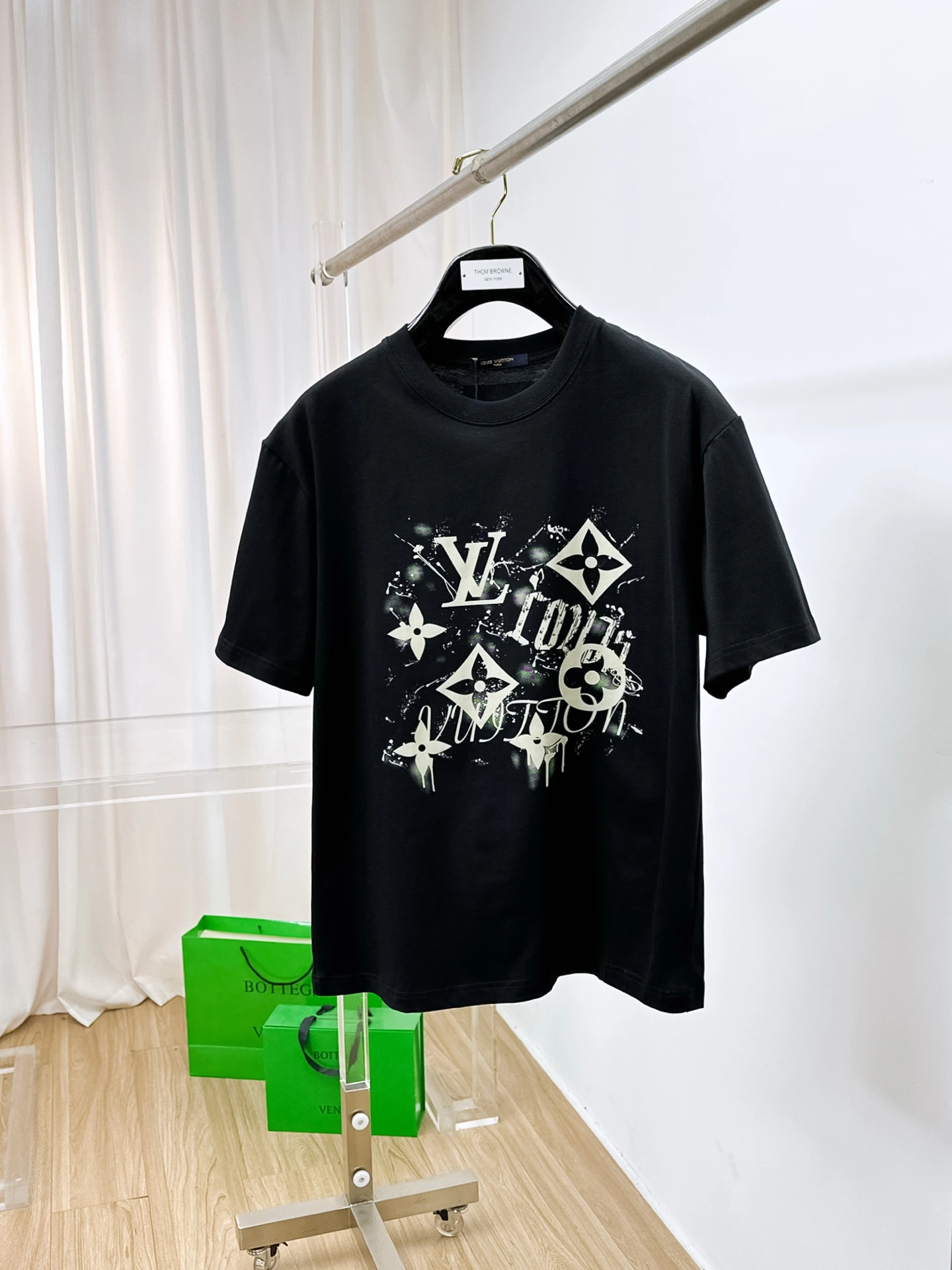 Louis Vuitton T-Shirt — 5df9944e