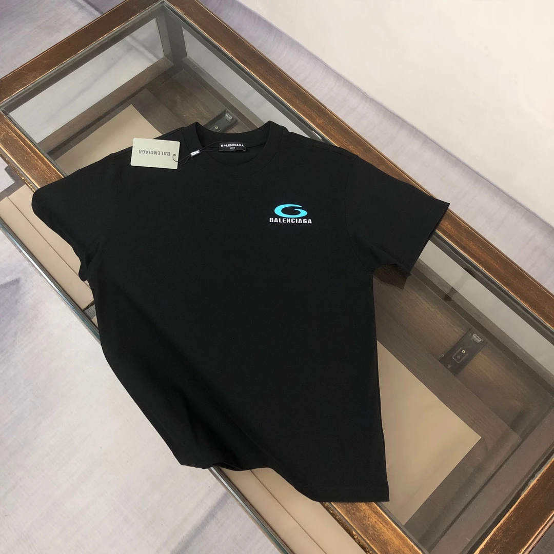 Balenciaga T-Shirt — 2945a40d