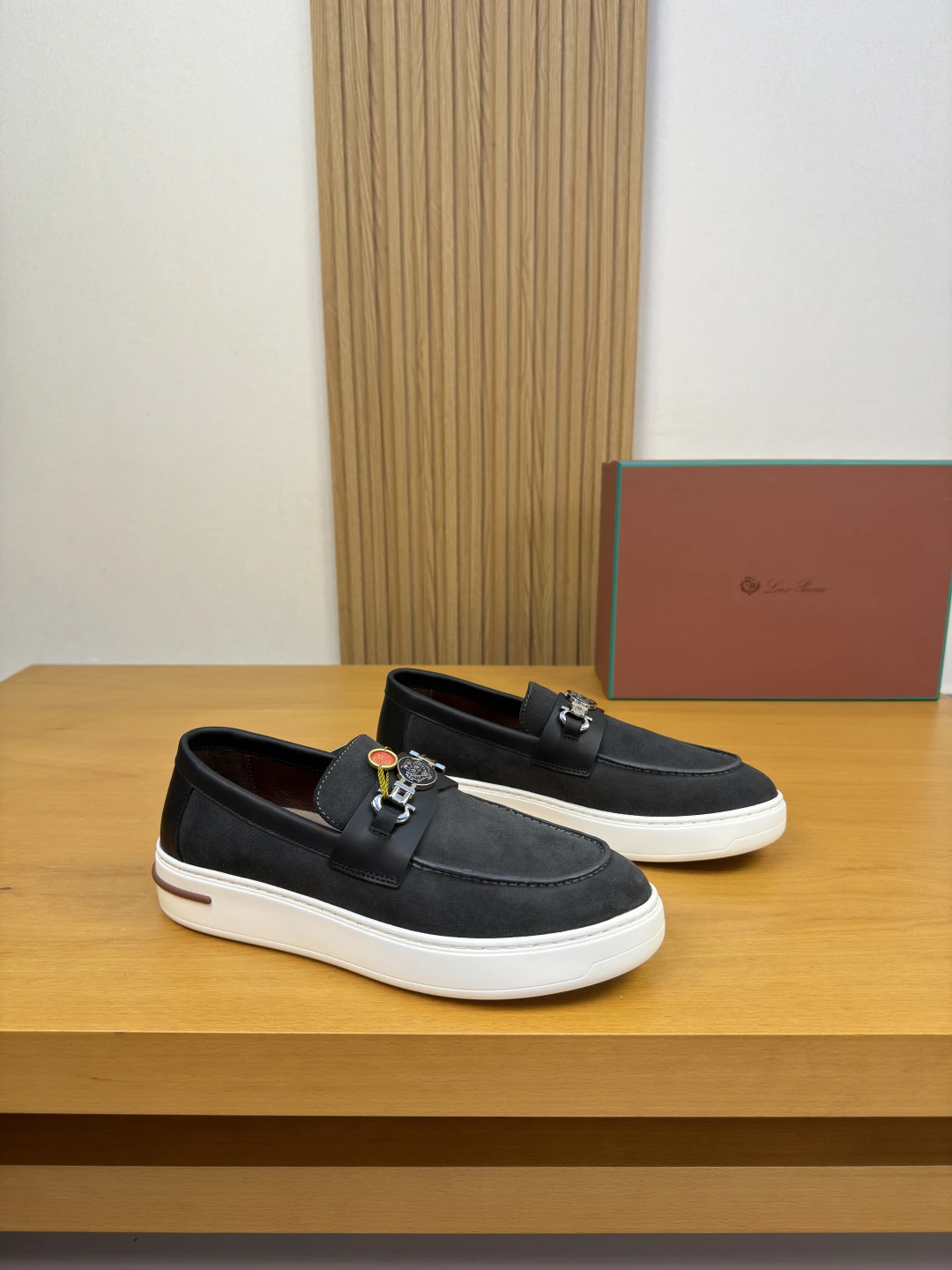 Loro Piana Sneakers — 31a4ba07
