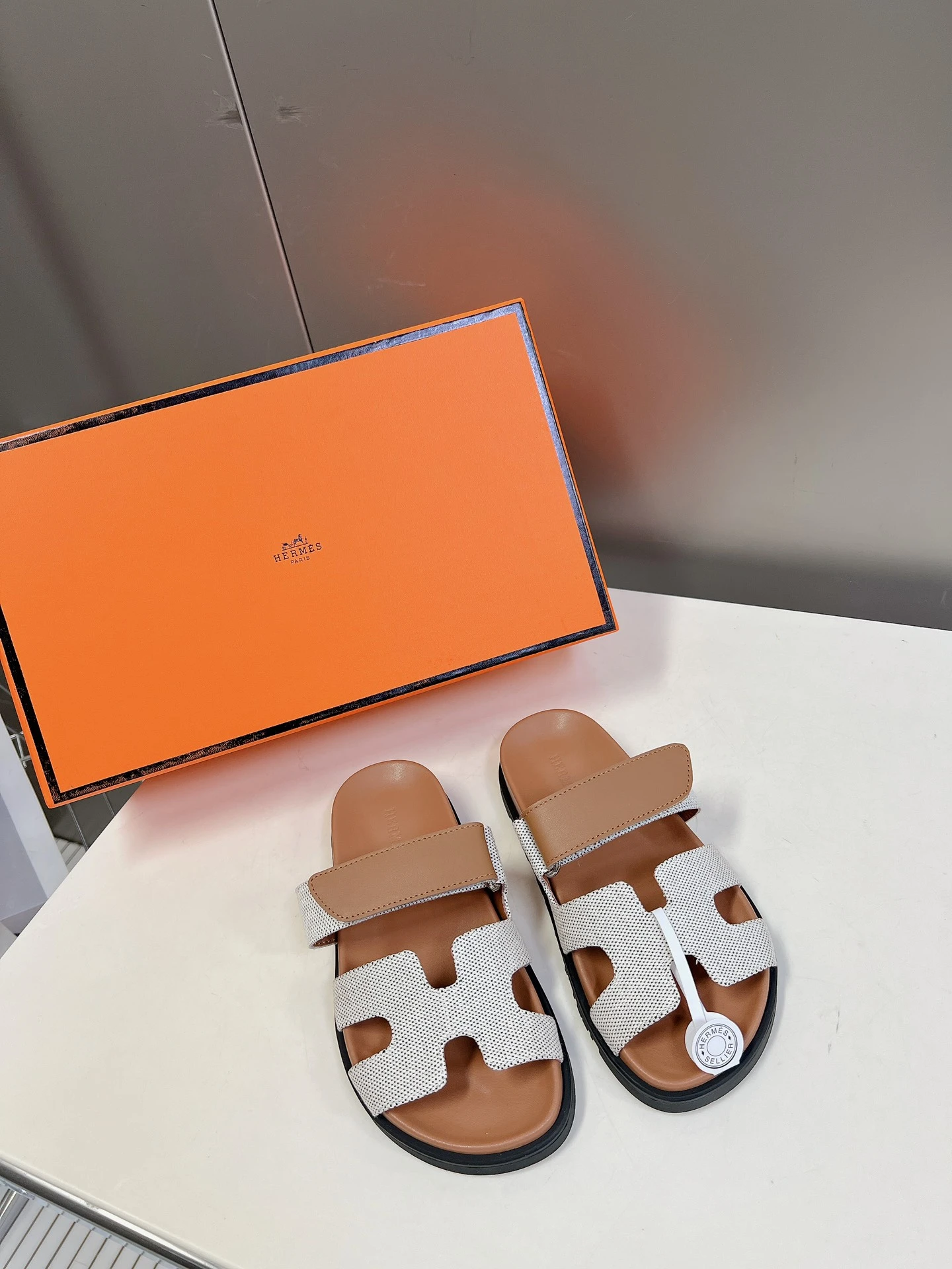 Hermès Slippers — fe41d3f9
