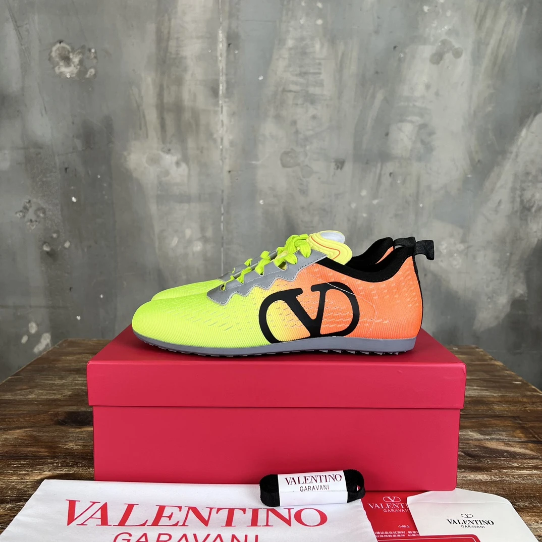 Valentino Sneakers — 8c8bbc2d