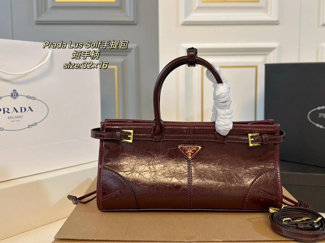 Prada Bag — cc3ef110