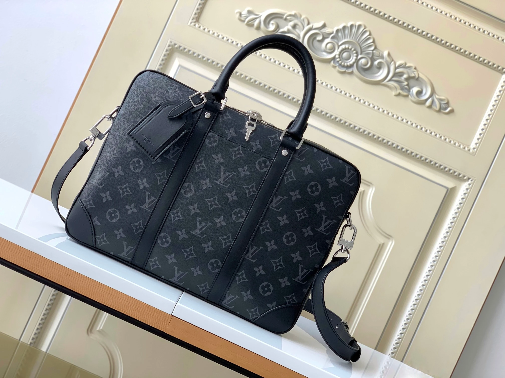 Briefcases — c09d8f38