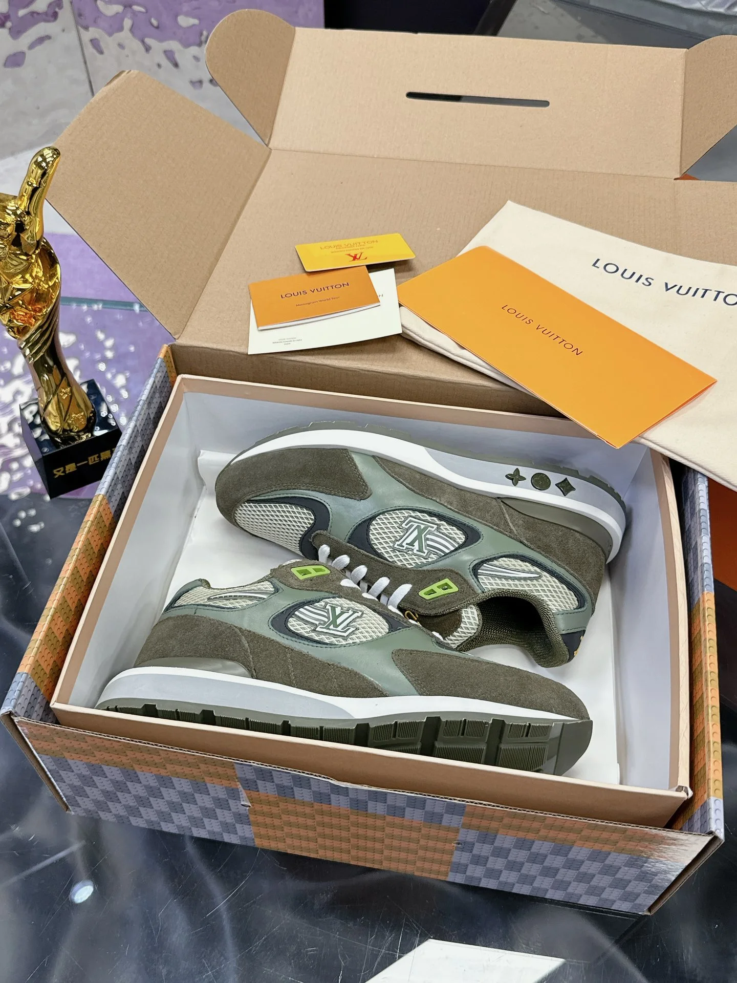 Louis Vuitton Sneakers — 4c156682