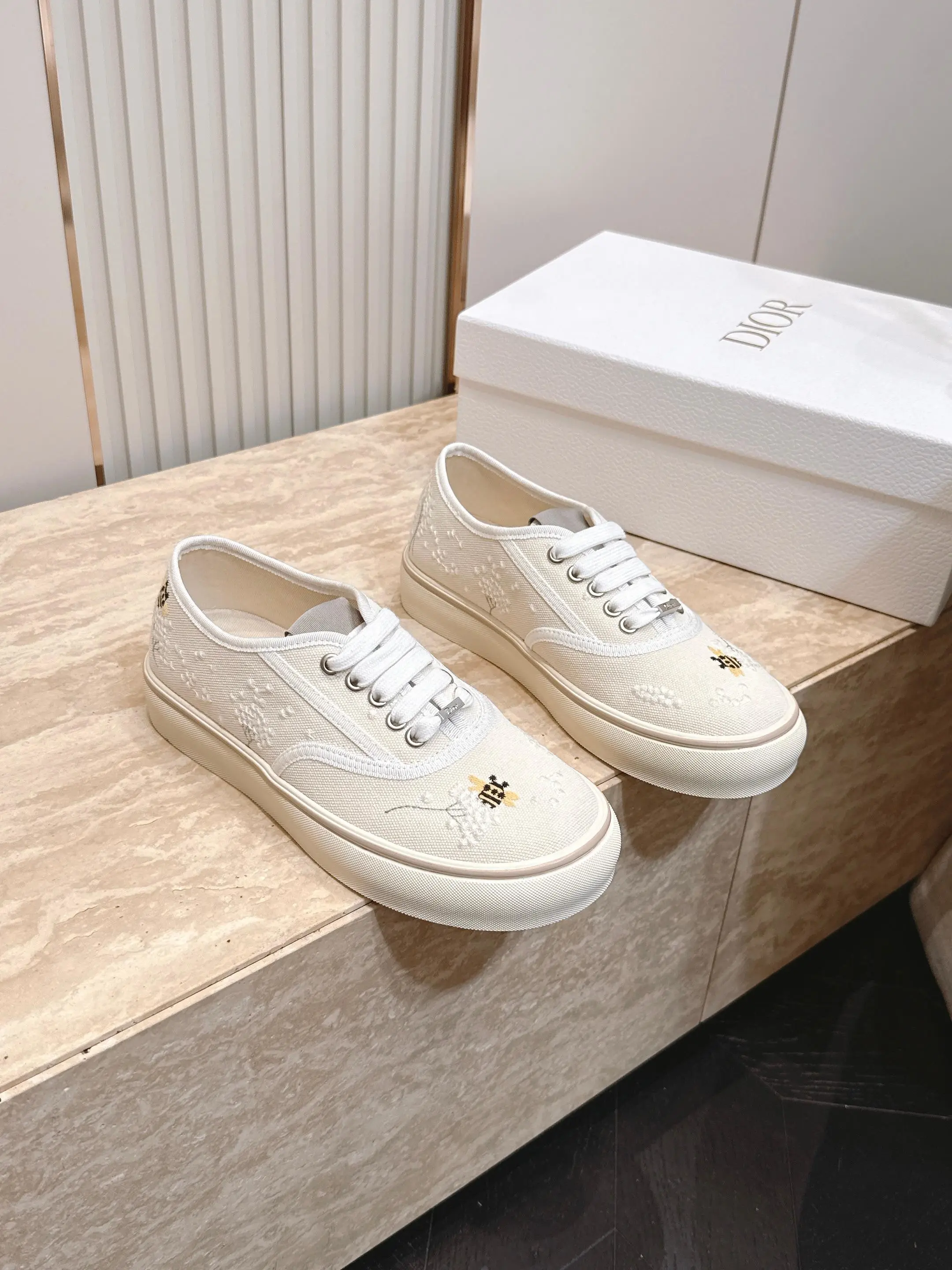 Dior Sneakers — 6d2f2c55