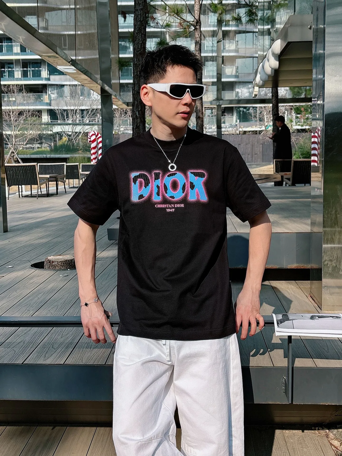 Dior T-Shirt — 13f94cb7