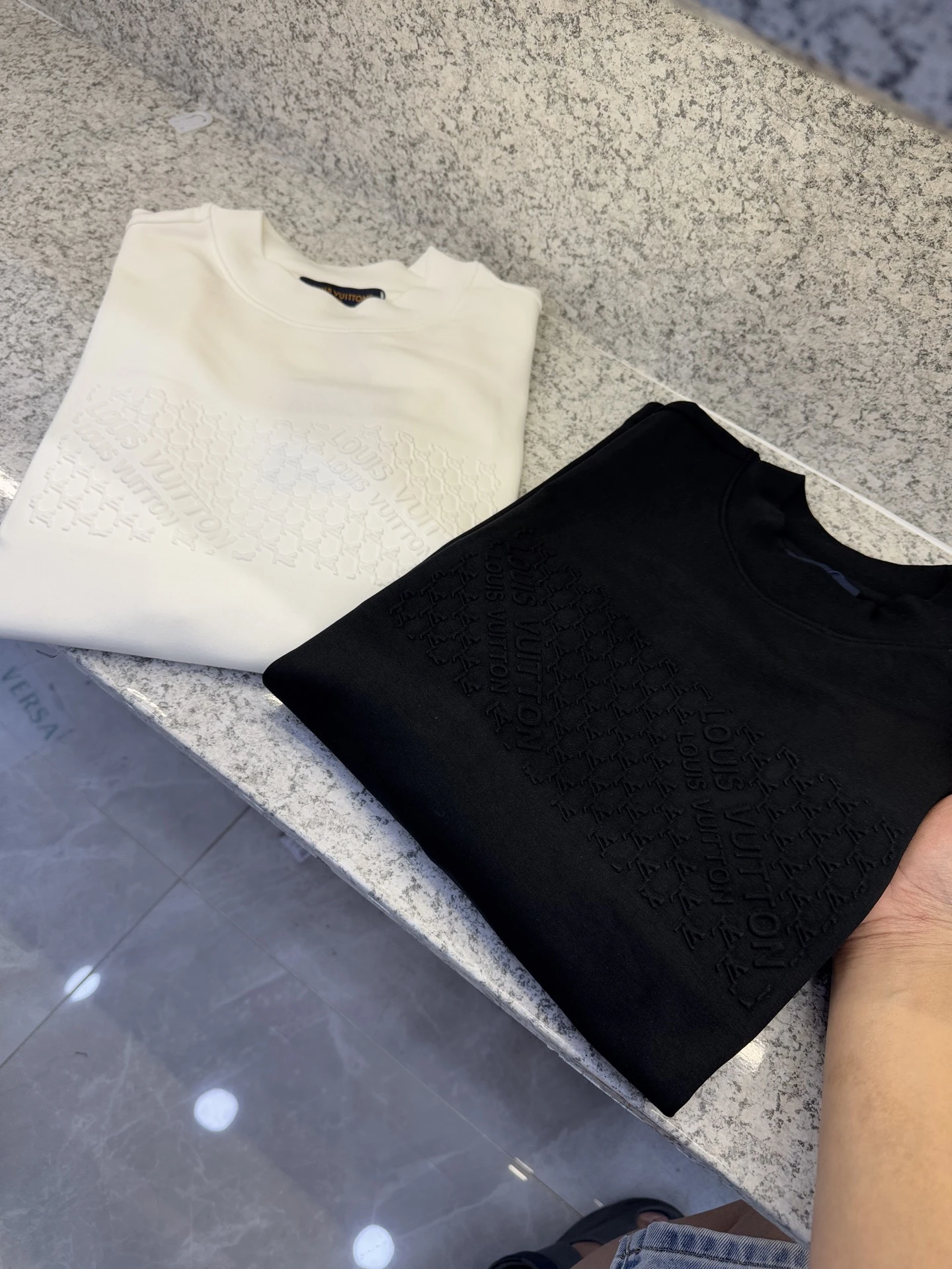Louis Vuitton T-Shirt — 26a03aa3
