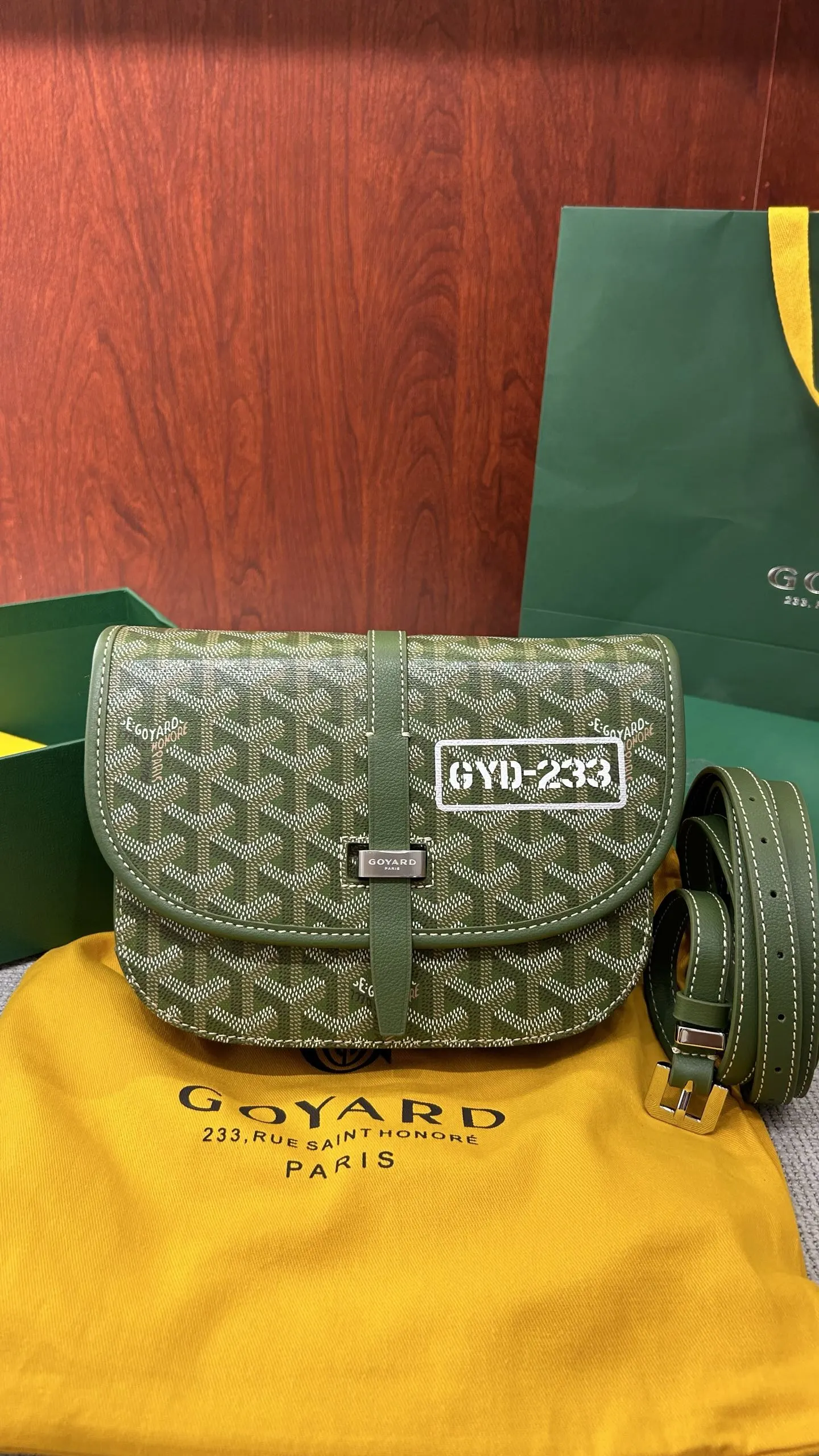 Goyard Crossbody Bags — 1664ad4f