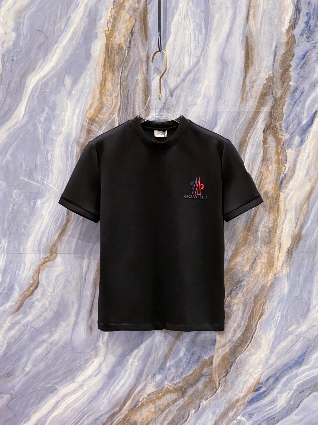 Moncler T-Shirt — 3989c011