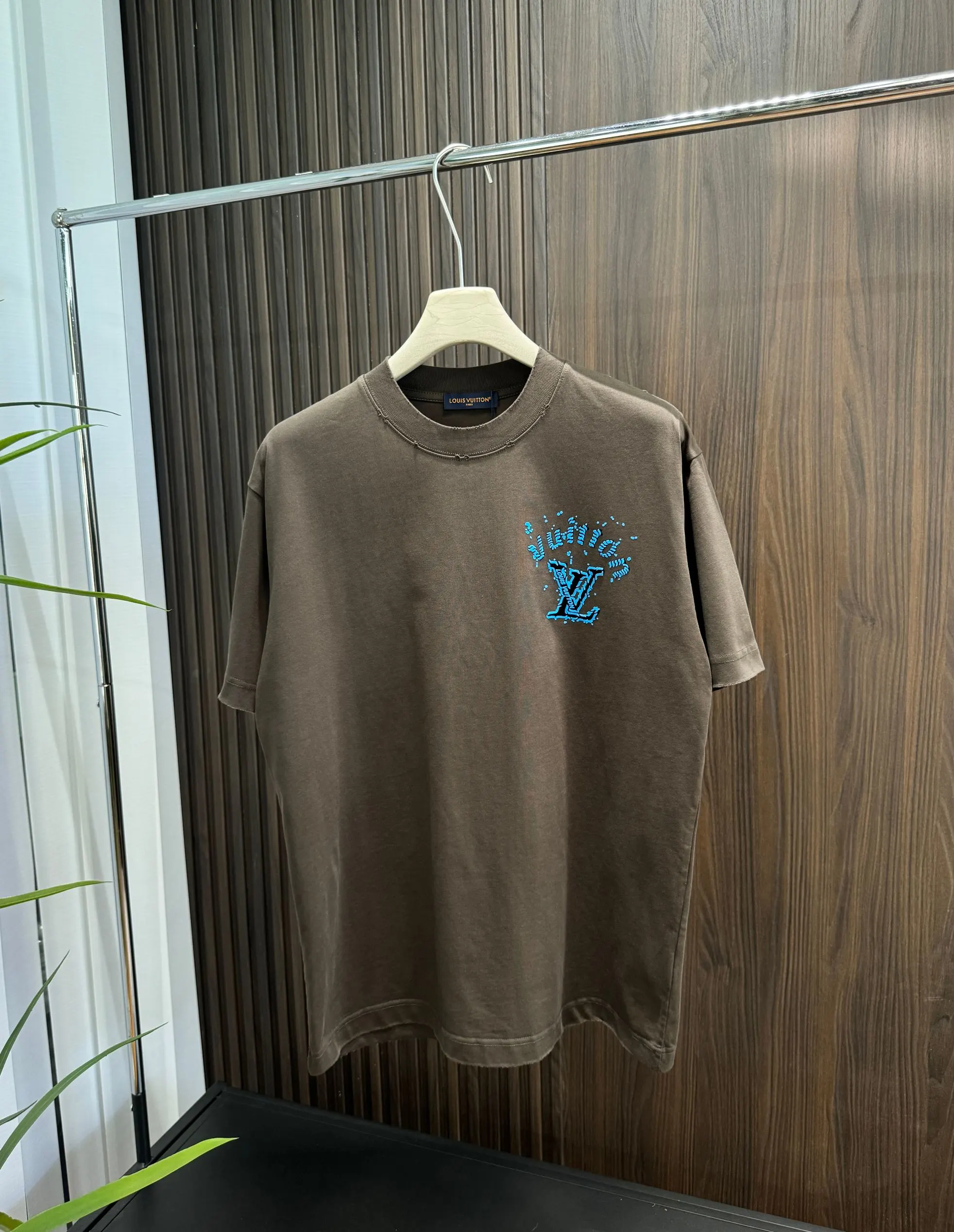 Louis Vuitton T-Shirt — b3c8adc0