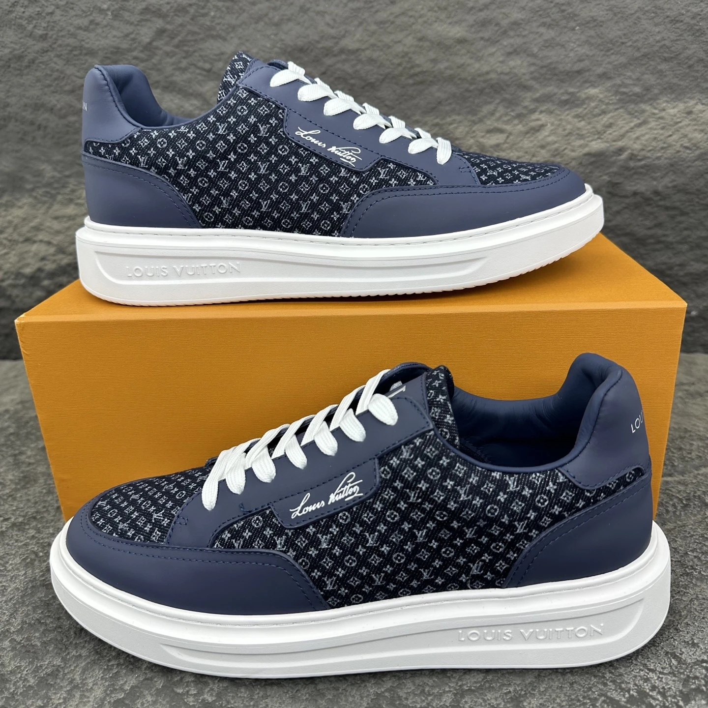 Louis Vuitton Sneakers — f2a990c6