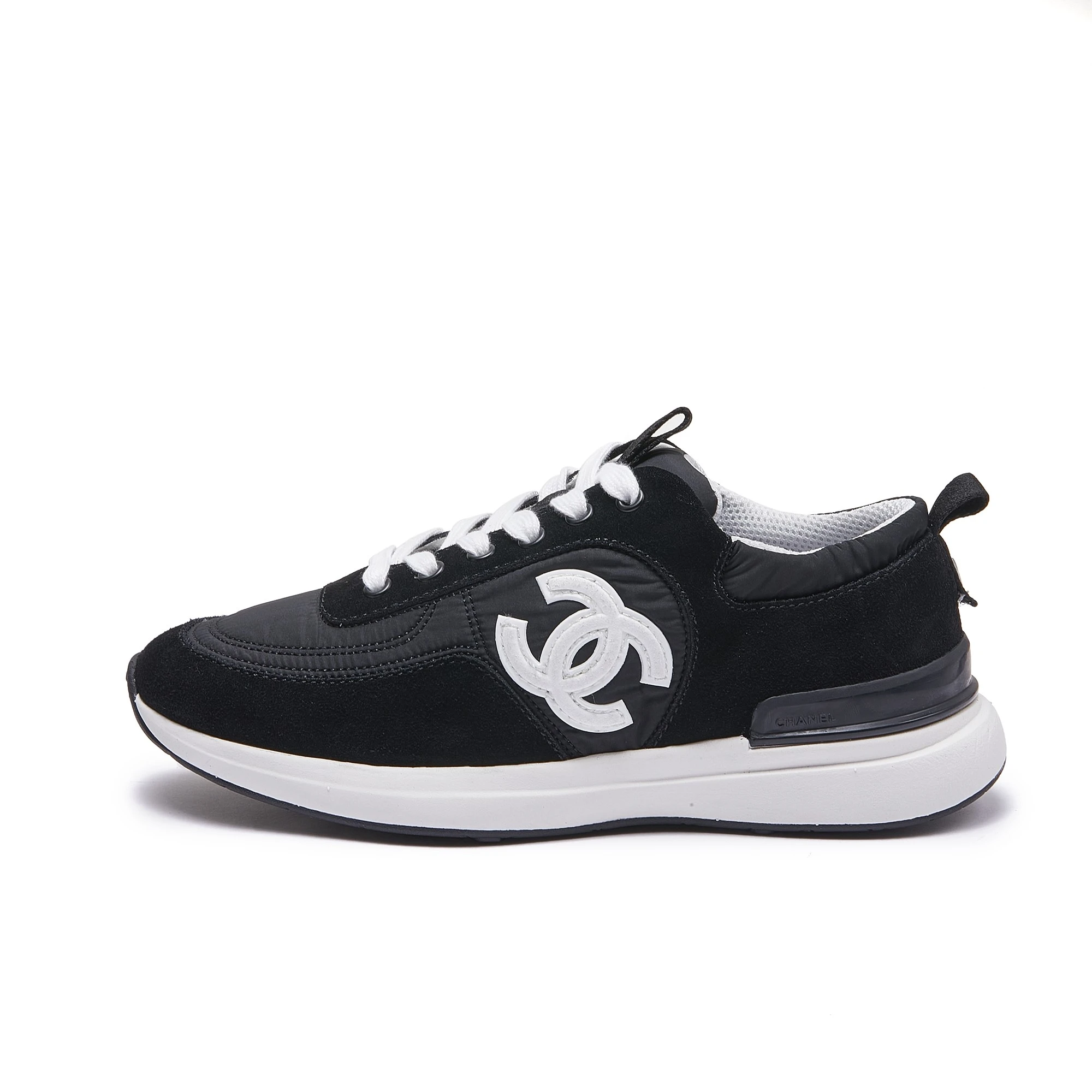 Chanel Sneakers — 8490a814