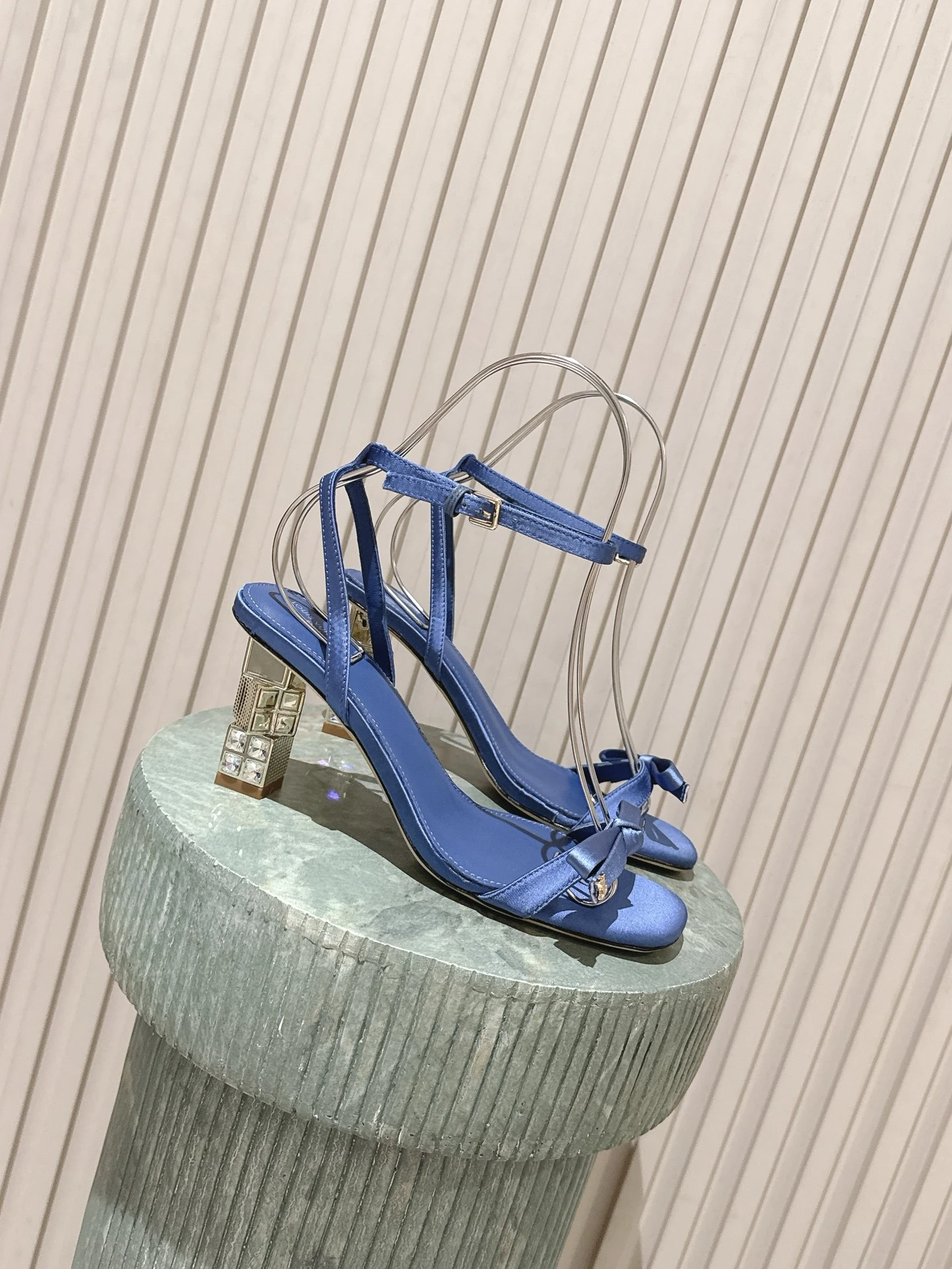 Louis Vuitton Sandals — d0923fc2