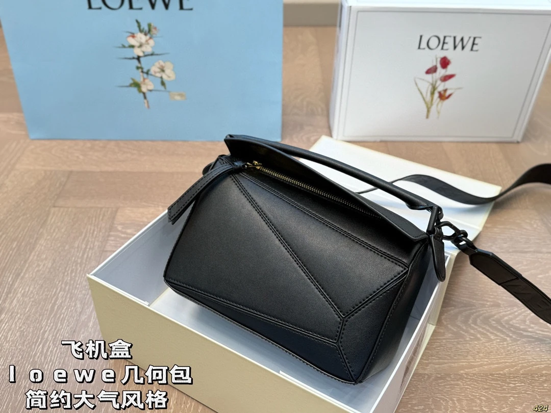 Loewe Bag — b2e616b7