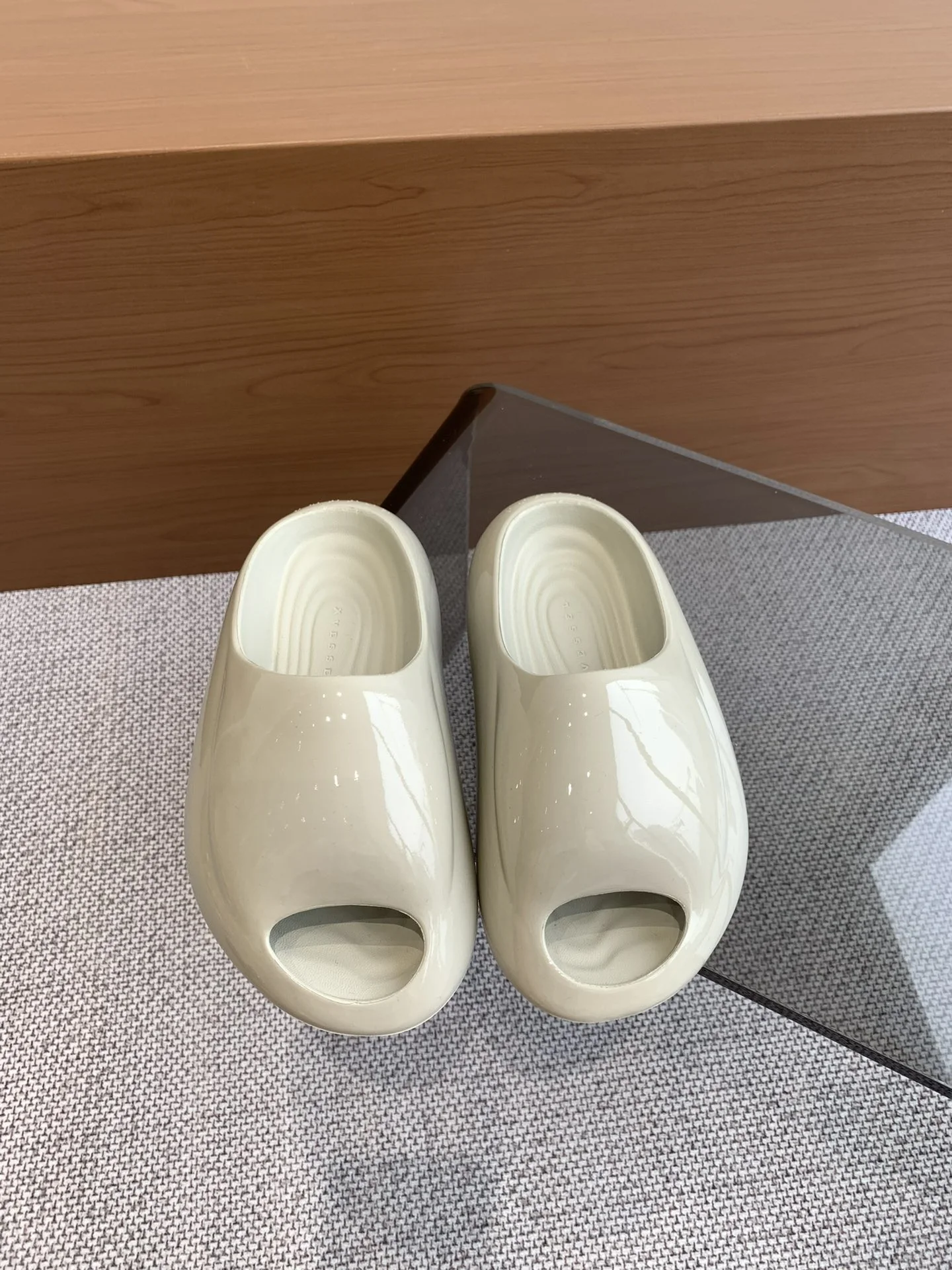 XVESSEL Slippers — 8e7b99e2