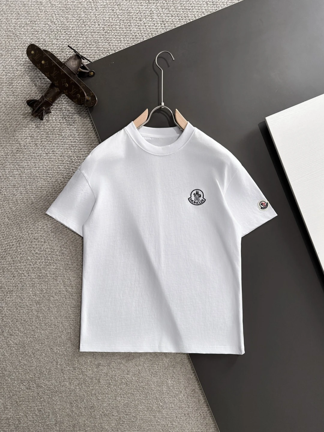 Moncler T-Shirt — f9bca465