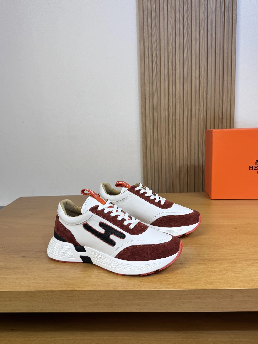 Hermès Sneakers — d9f2c8c6