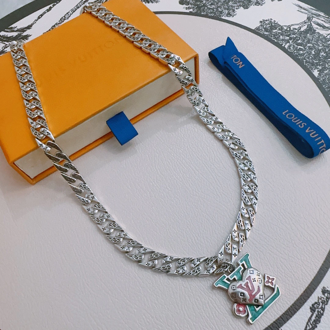 Louis Vuitton Necklaces — d6229848