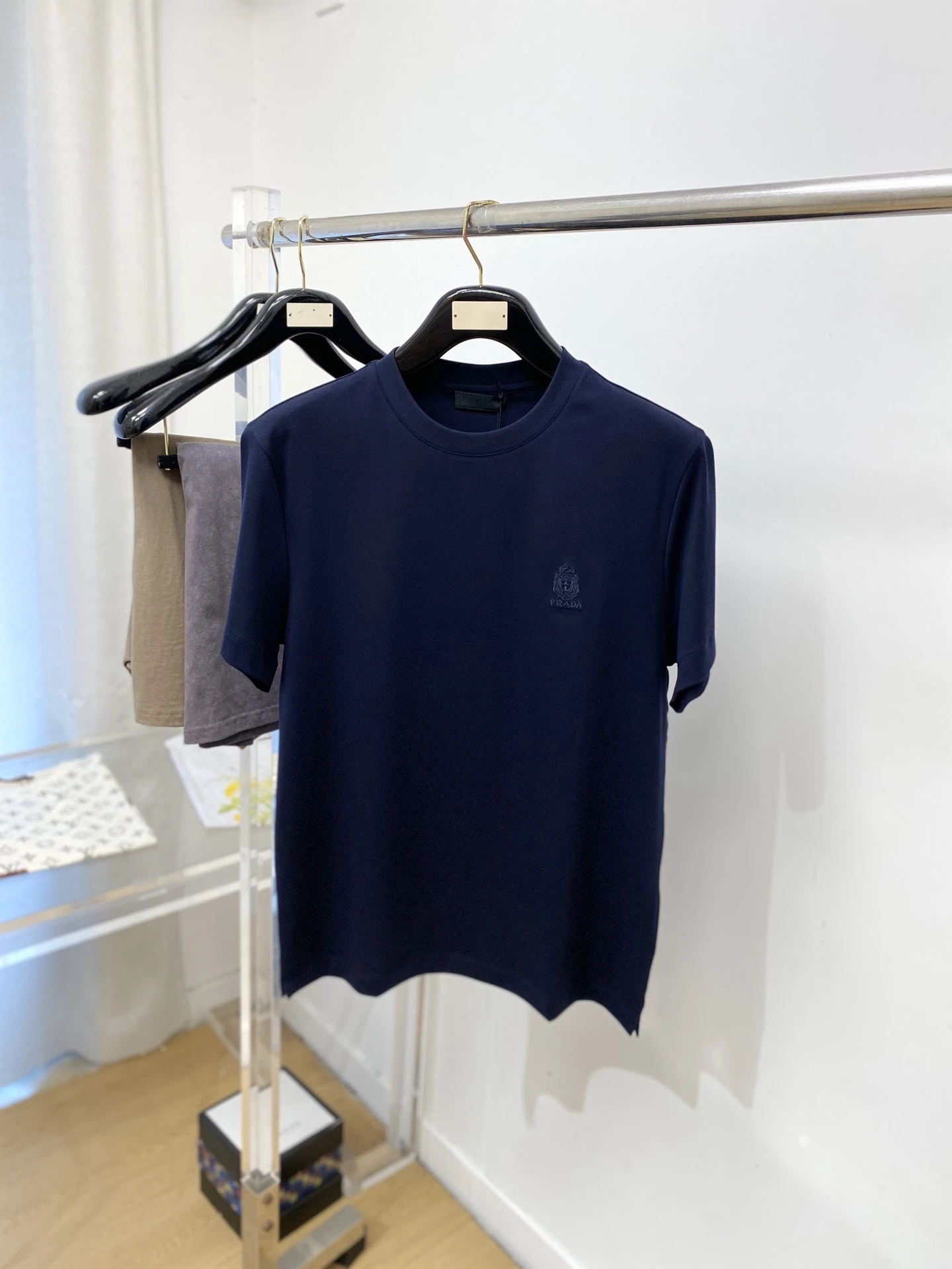 Prada T-Shirt — 32692e23