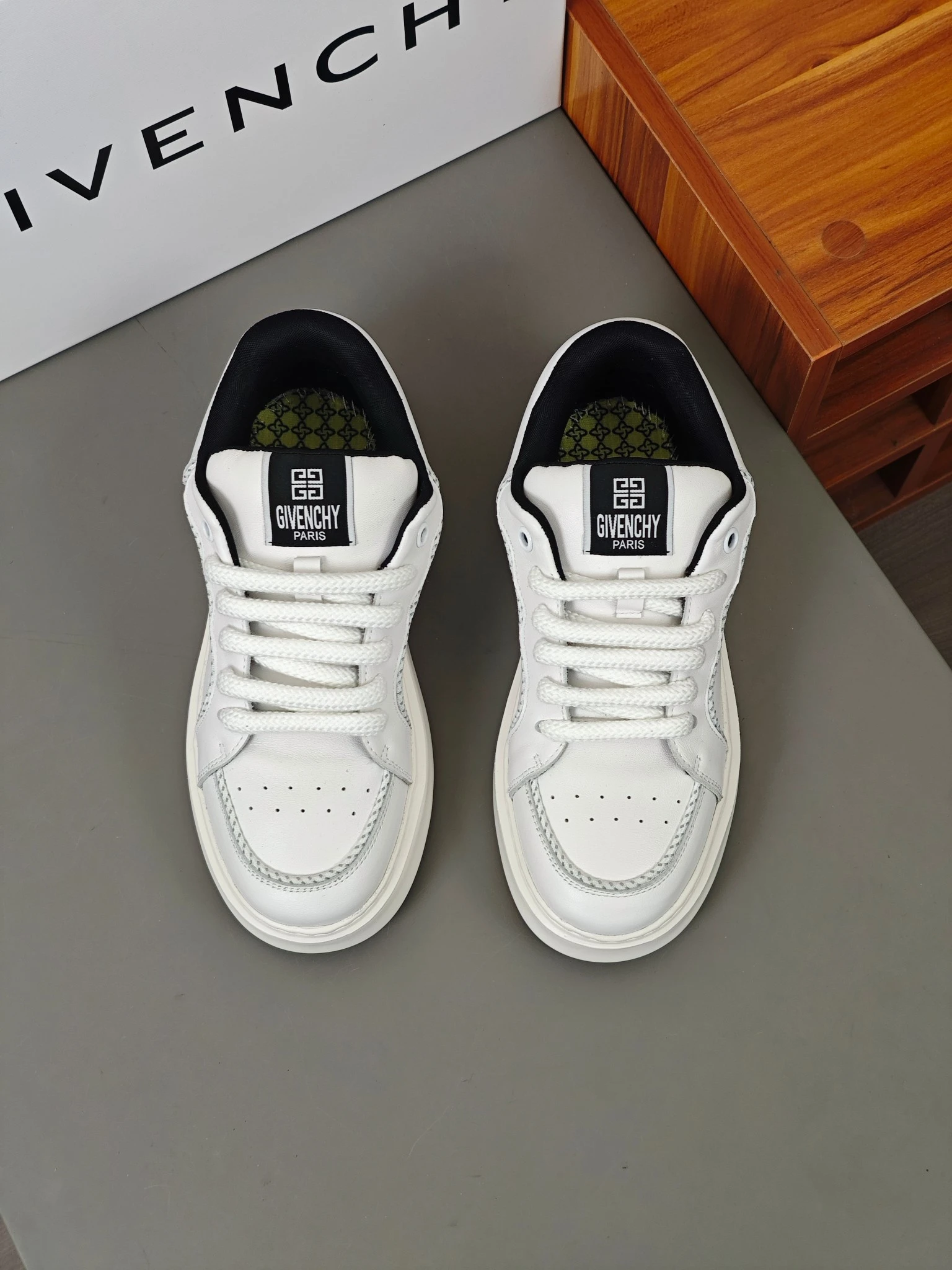 Givenchy Shoes — 727be7e6