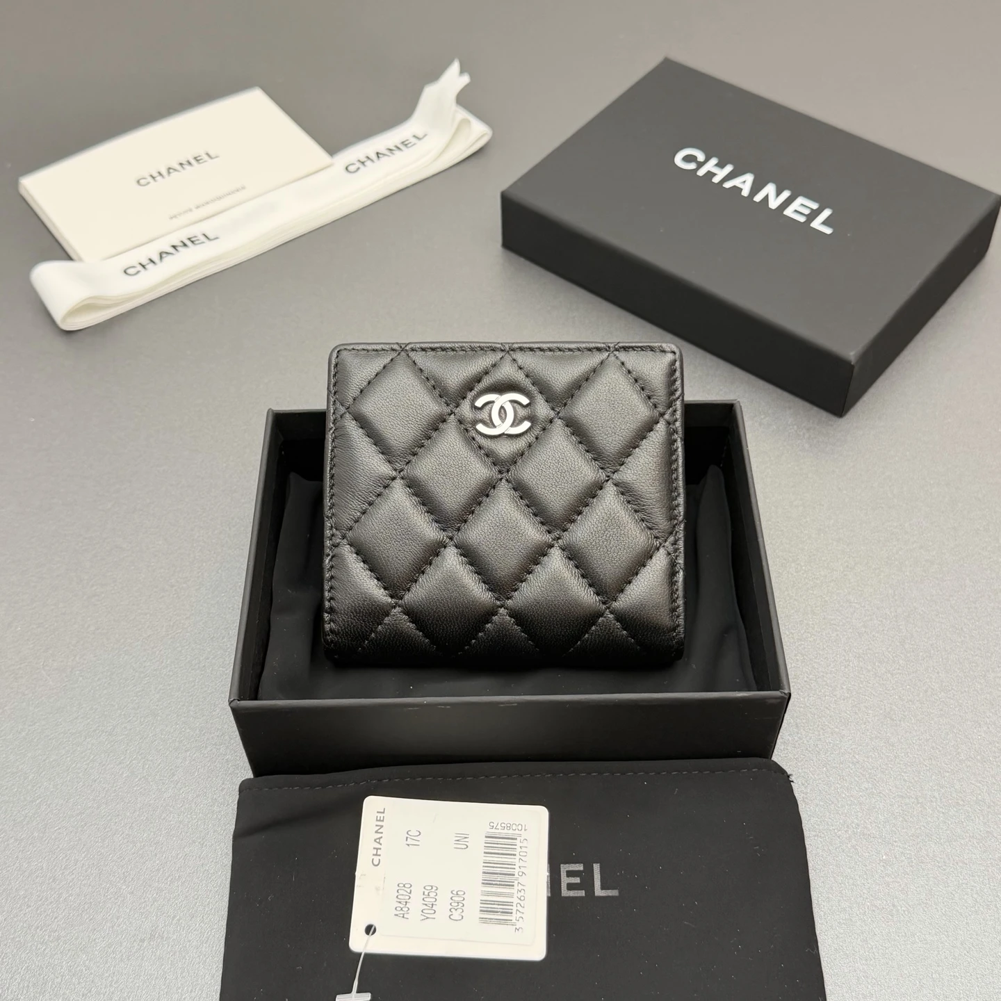 Wallets — b5ba4e95