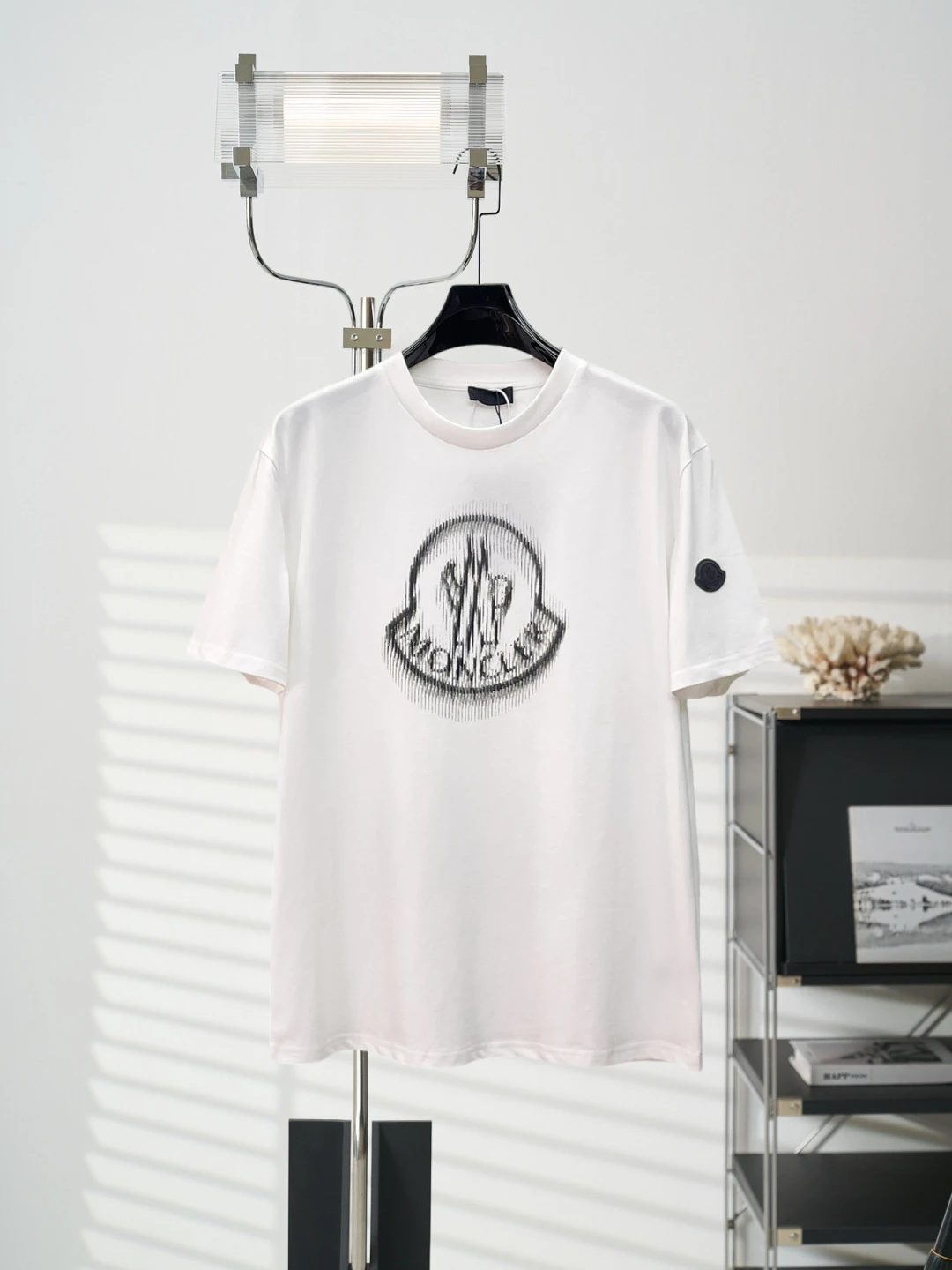 Moncler T-Shirt — cdf5e903