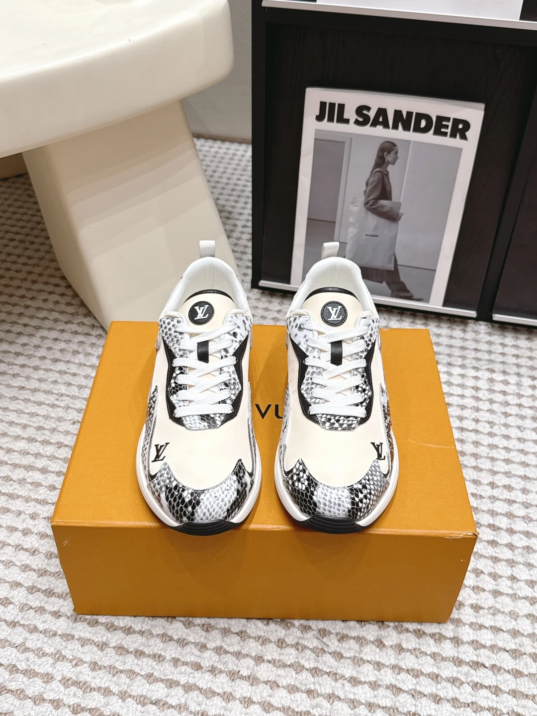 Louis Vuitton Sneakers — ad57f997