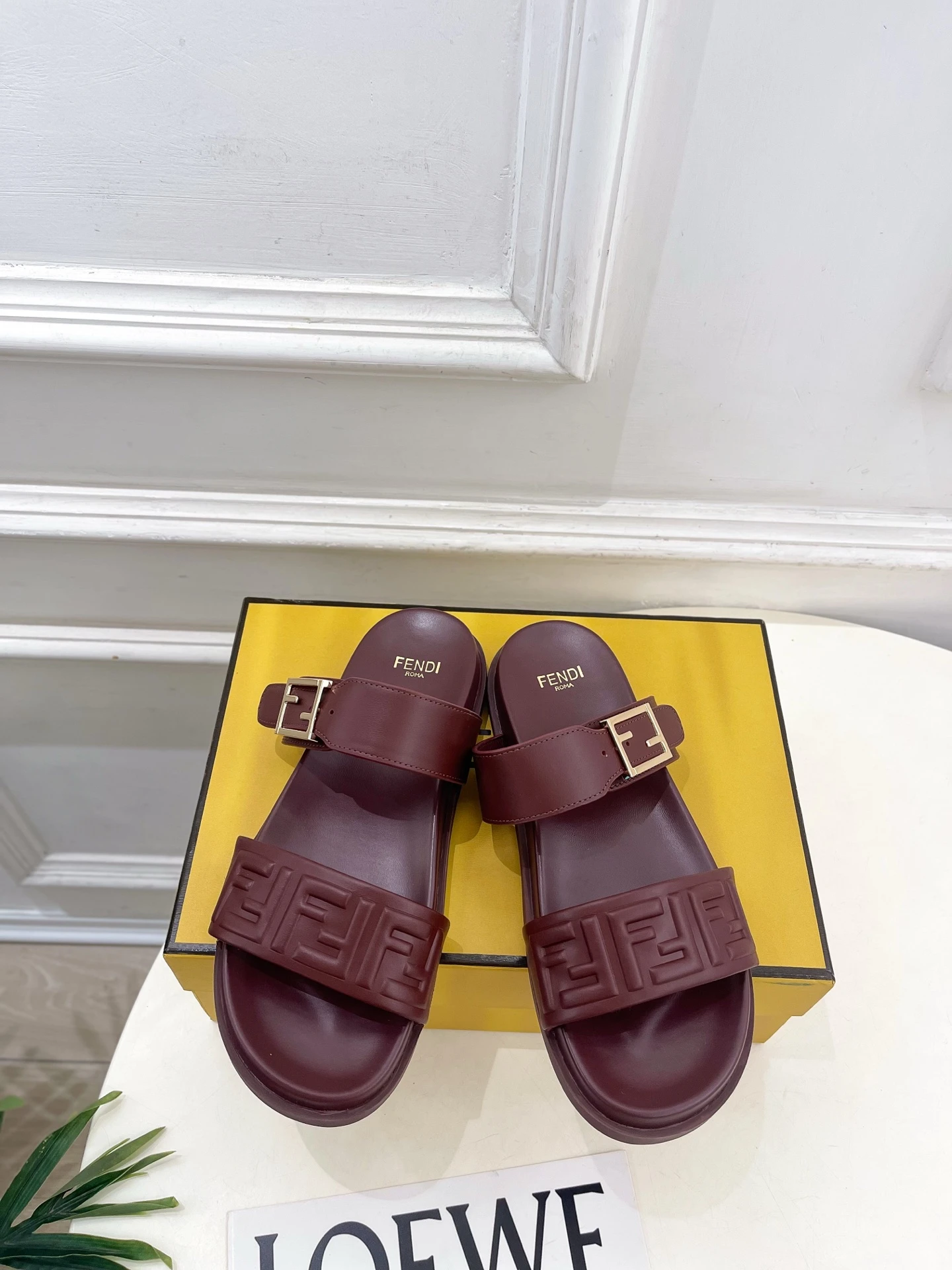 Fendi Slippers — 32798b76