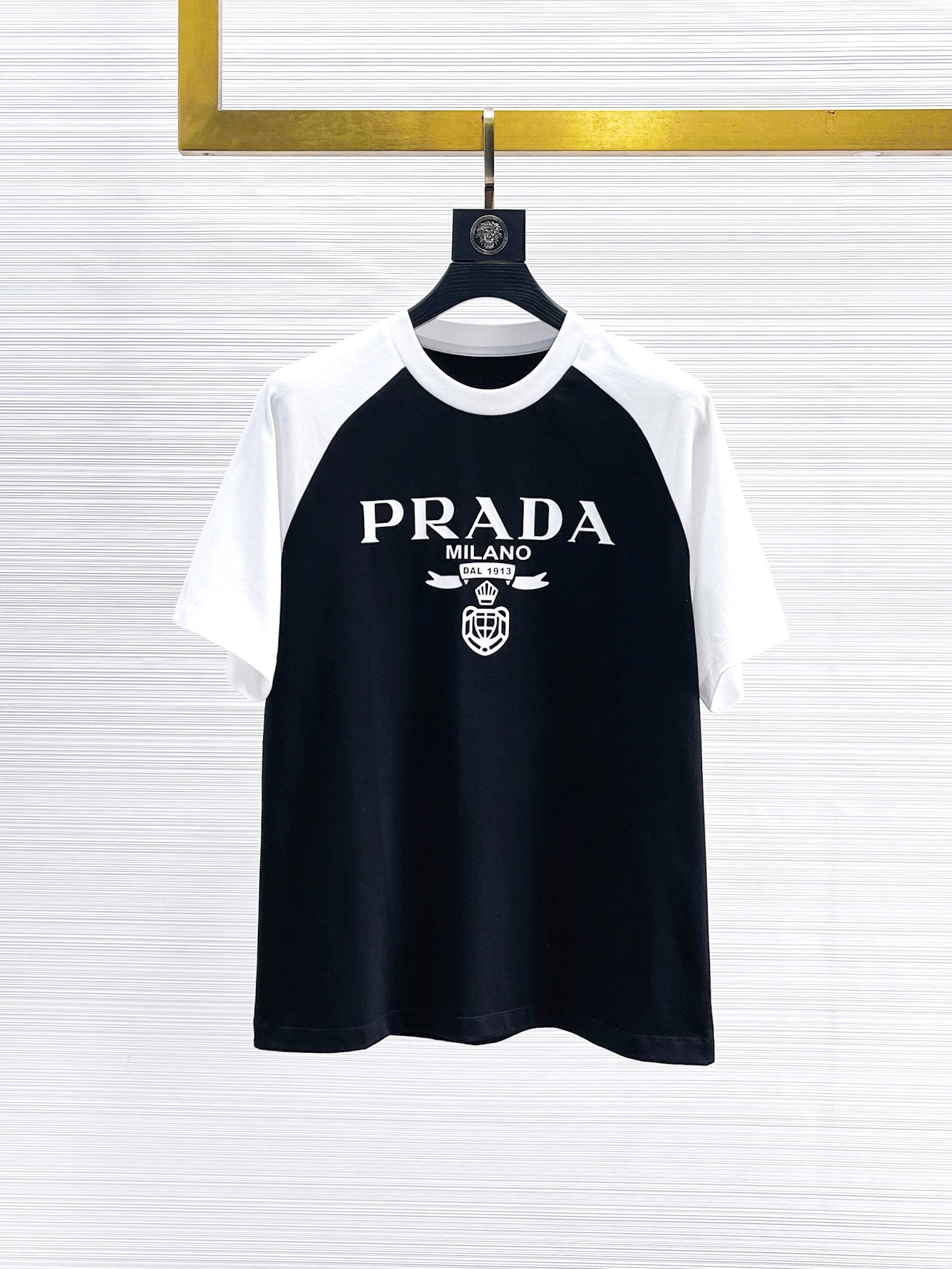 Prada T-Shirt — 7c48d12e